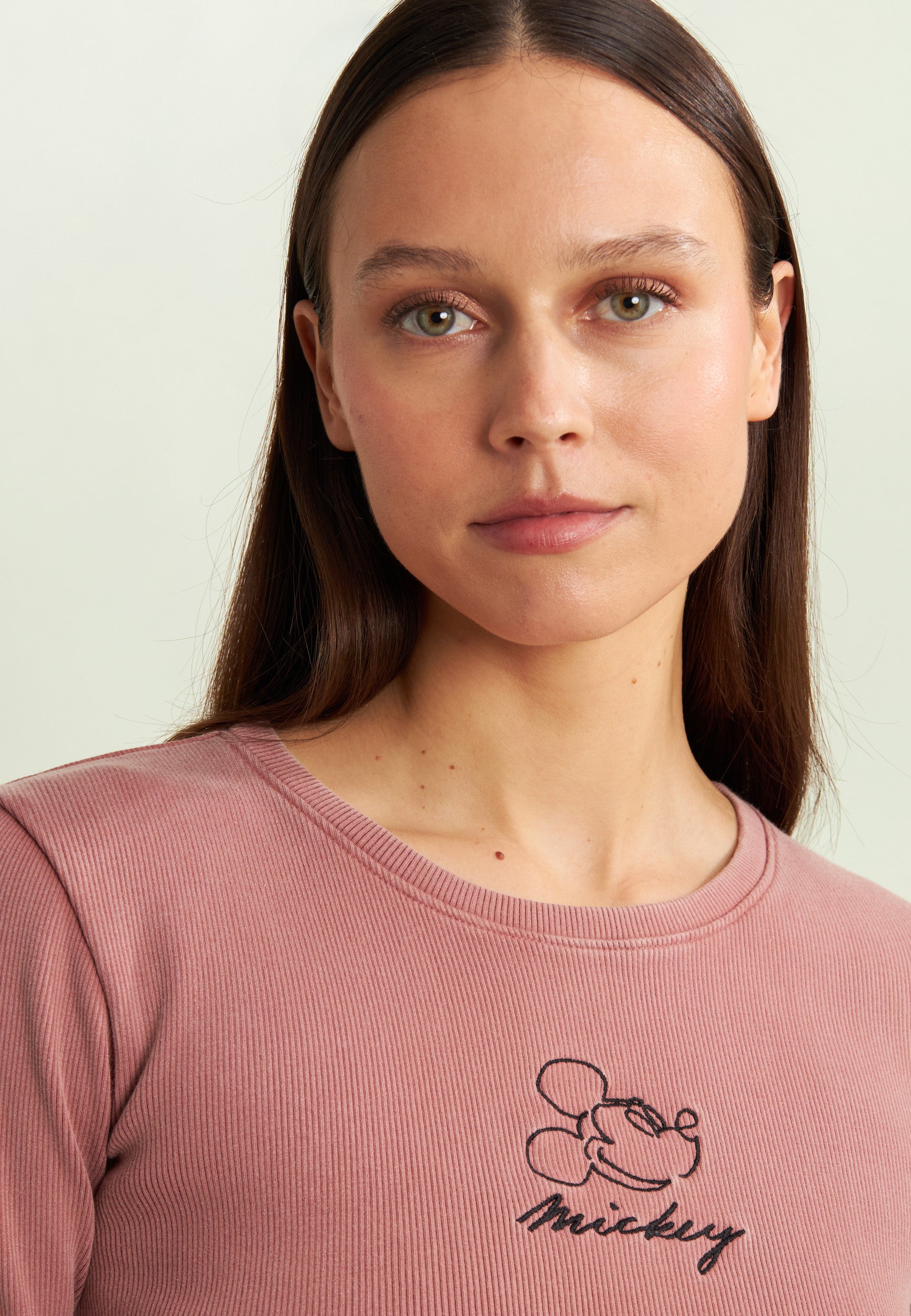 freddy-t-shirt-cropped-donna-manica-lunga-con-ricami-disney image 4