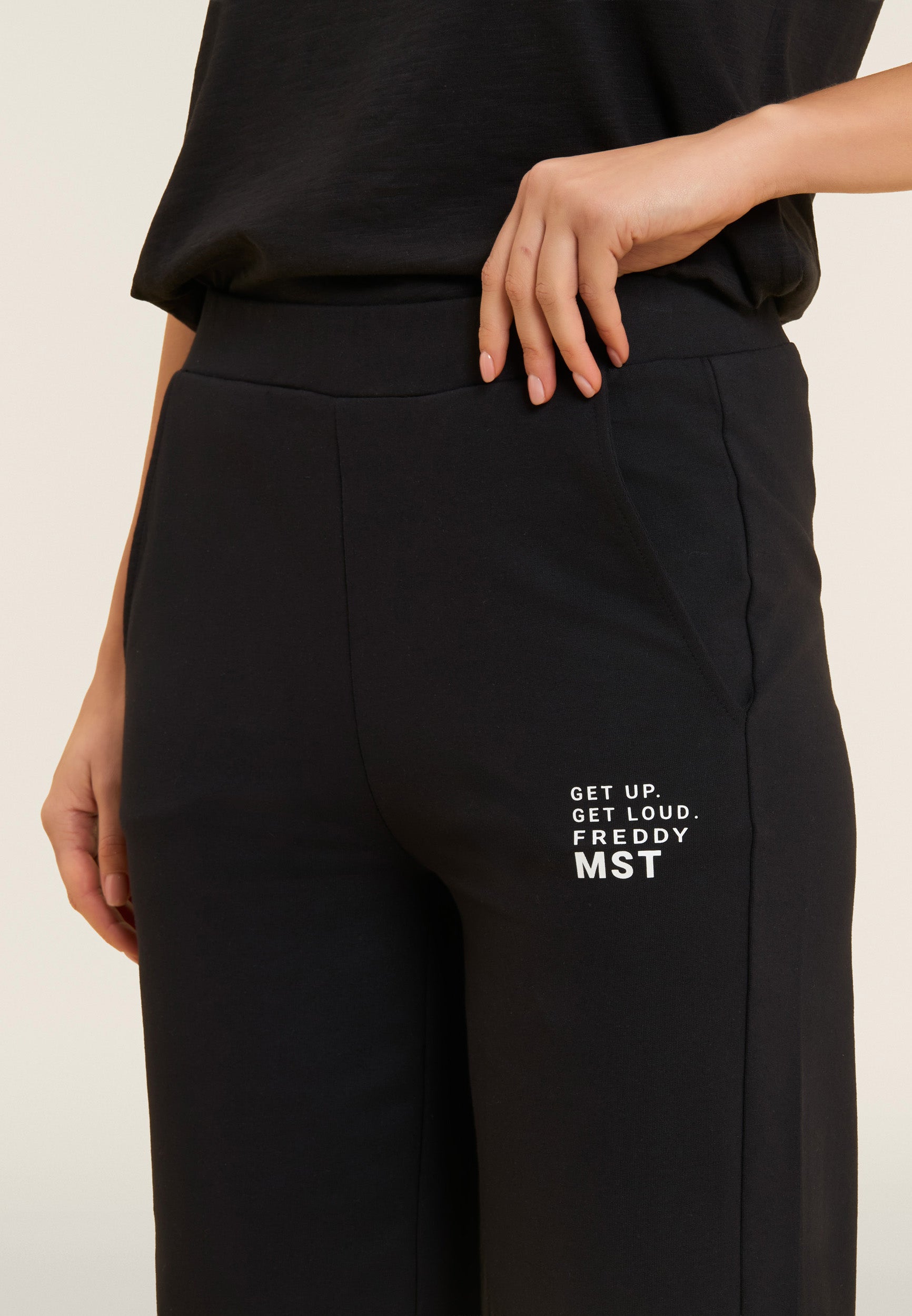 freddy-pantaloni-sportivi-wide-leg-cropped-french-terry-grafica-freddy-mst image 4