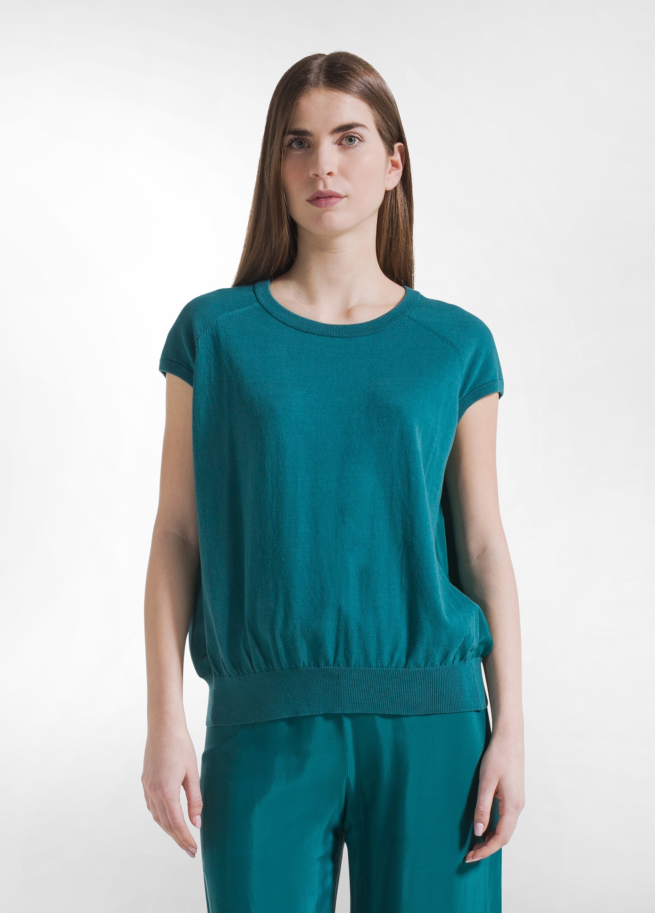 deha-d42373-top-in-cotone-e-seta-verde-con-scollo-a-v image 1