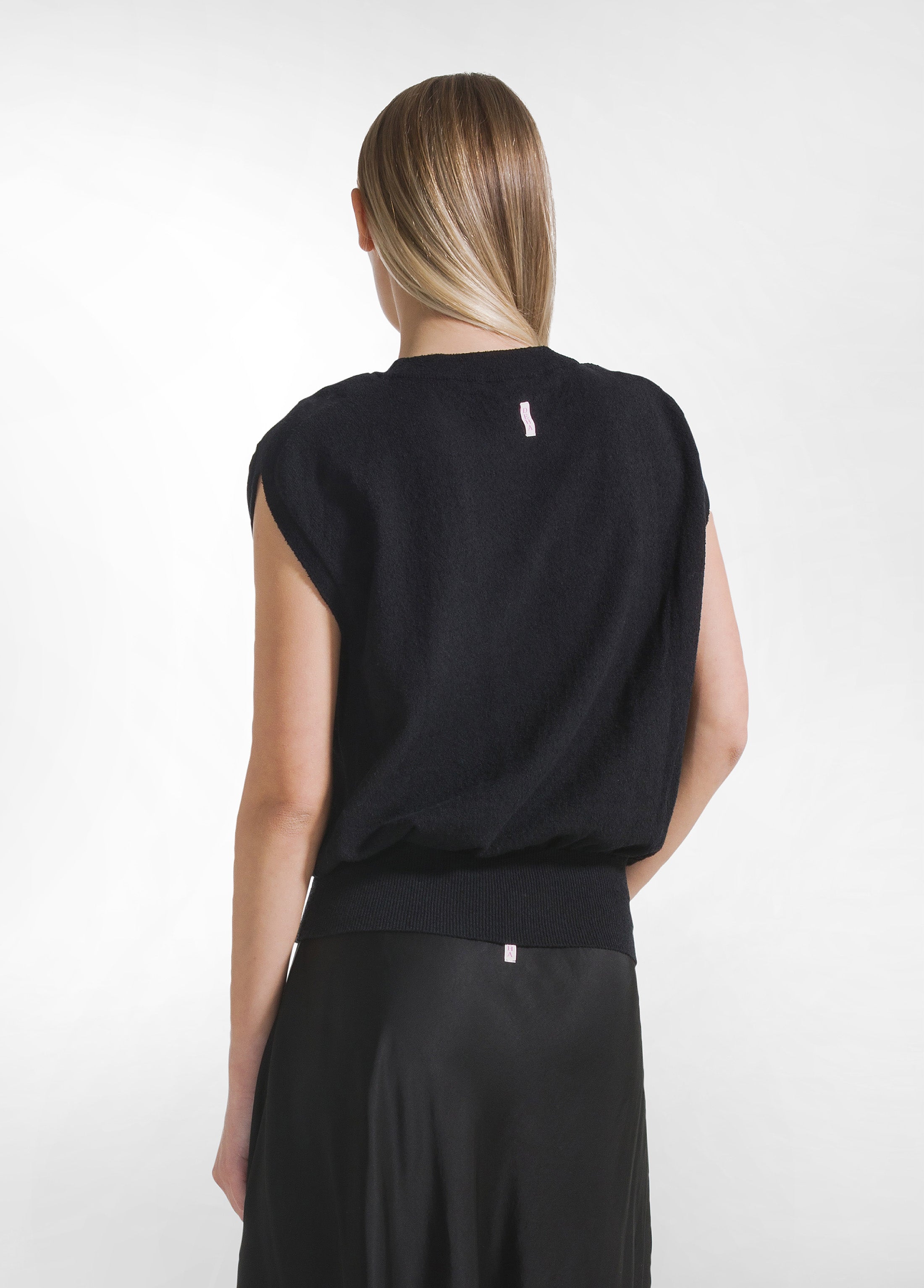 deha-top-sportivo-stretch-aderente-nero-d42383 image 2