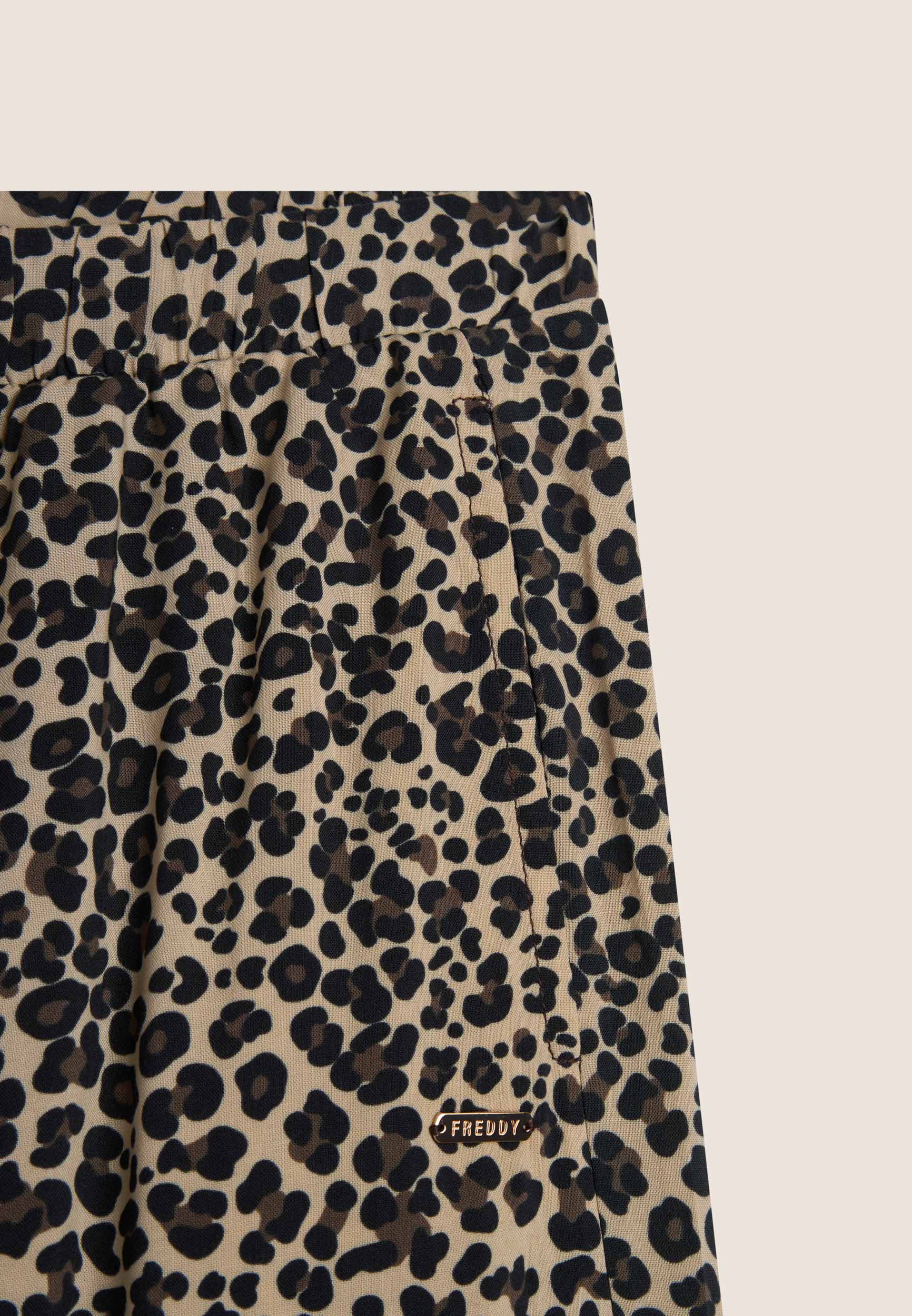 freddy-pantaloni-corti-donna-wide-leg-in-viscosa-leopardata image 3