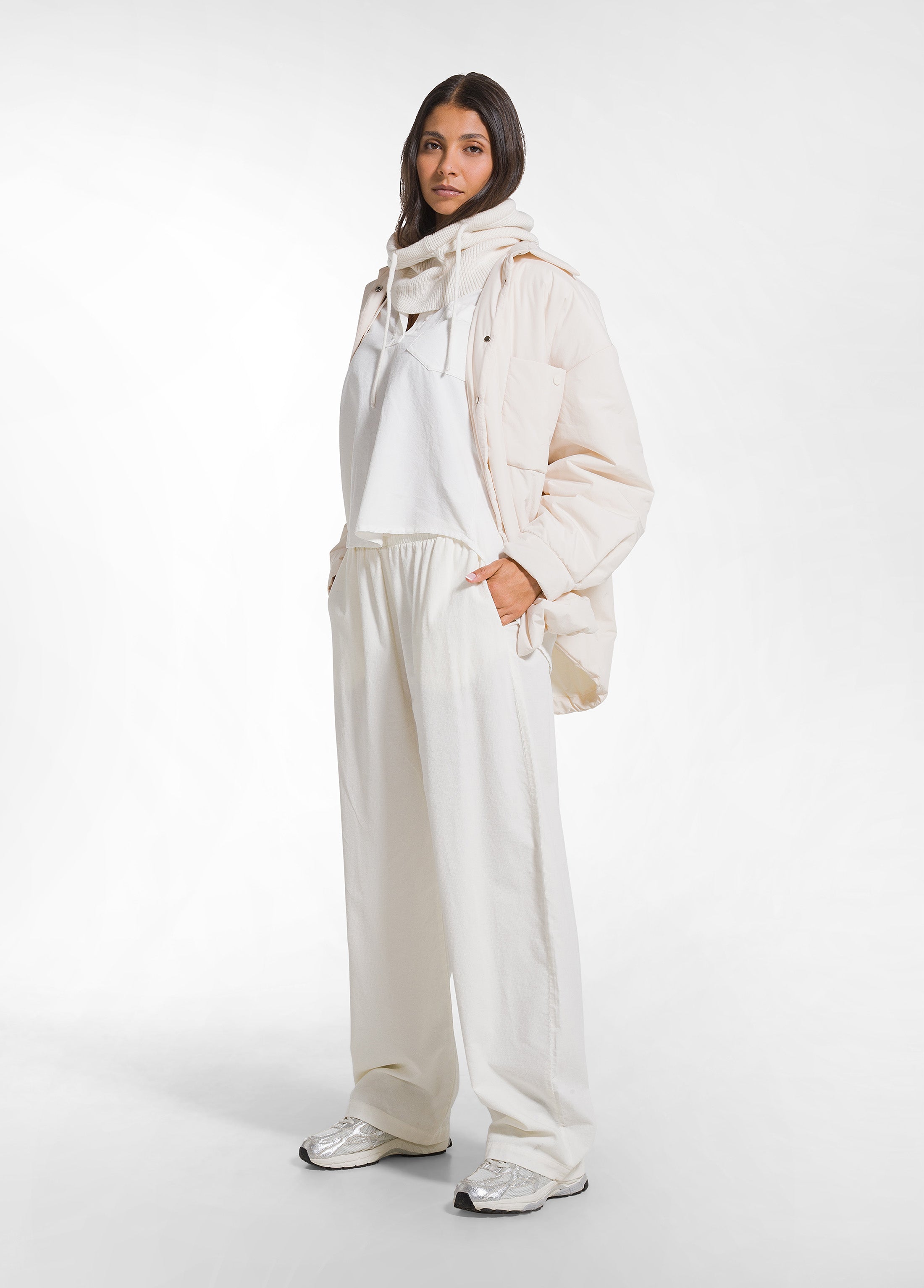 deha-pantalone-morbido-in-velluto-mille-righe-bianco image 1