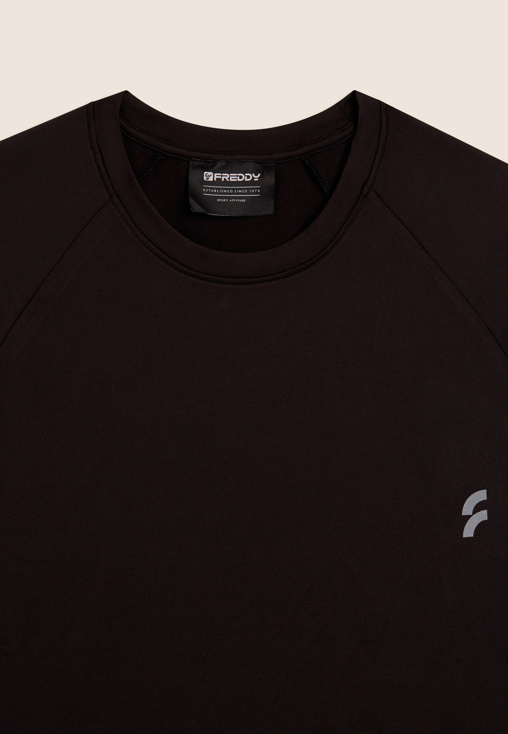 freddy-t-shirt-tecnica-uomo-elasticizzata-a-rapida-asciugatura image 3