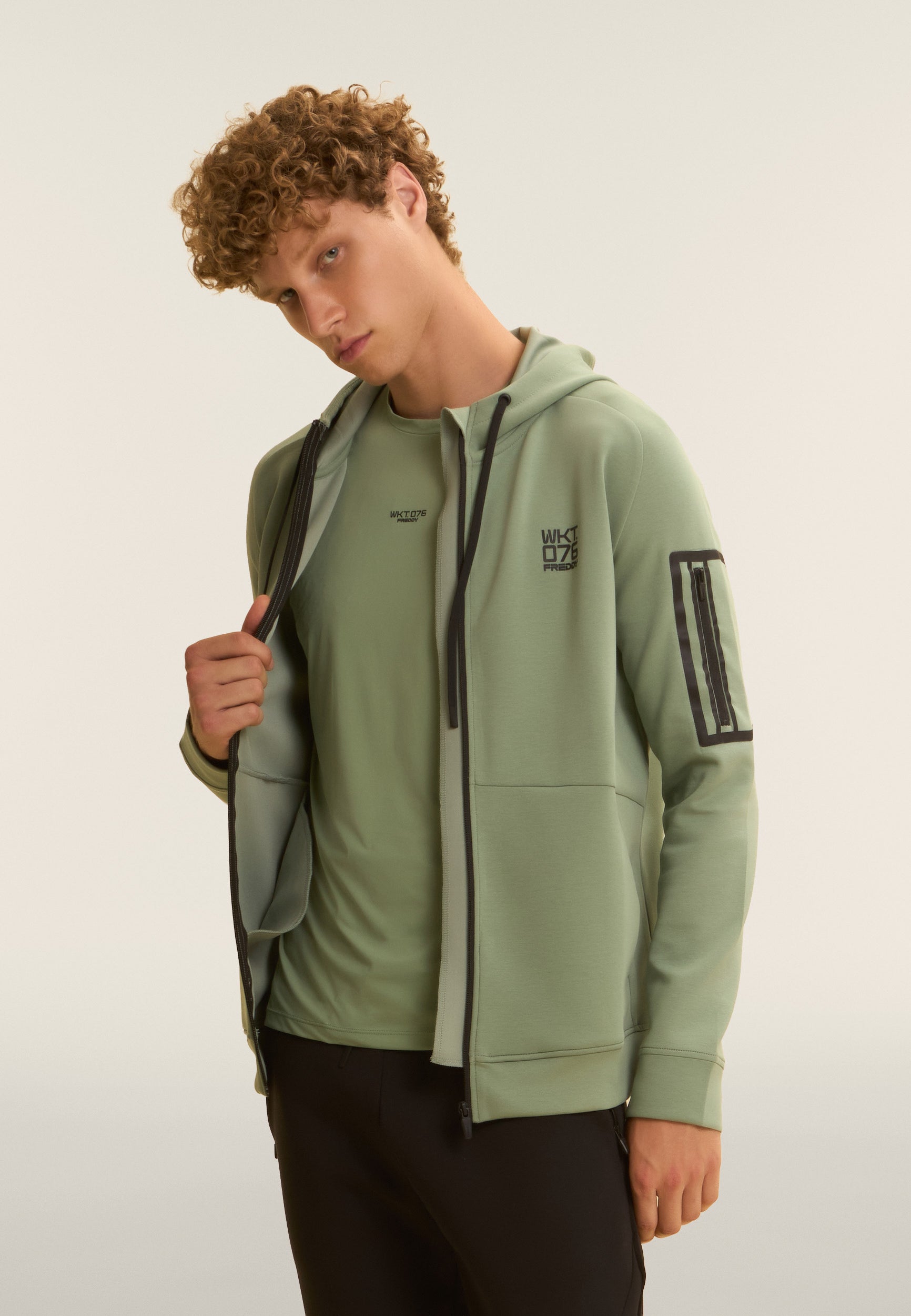 freddy-felpa-con-cappuccio-full-zip-in-tessuto-tecnico image 1