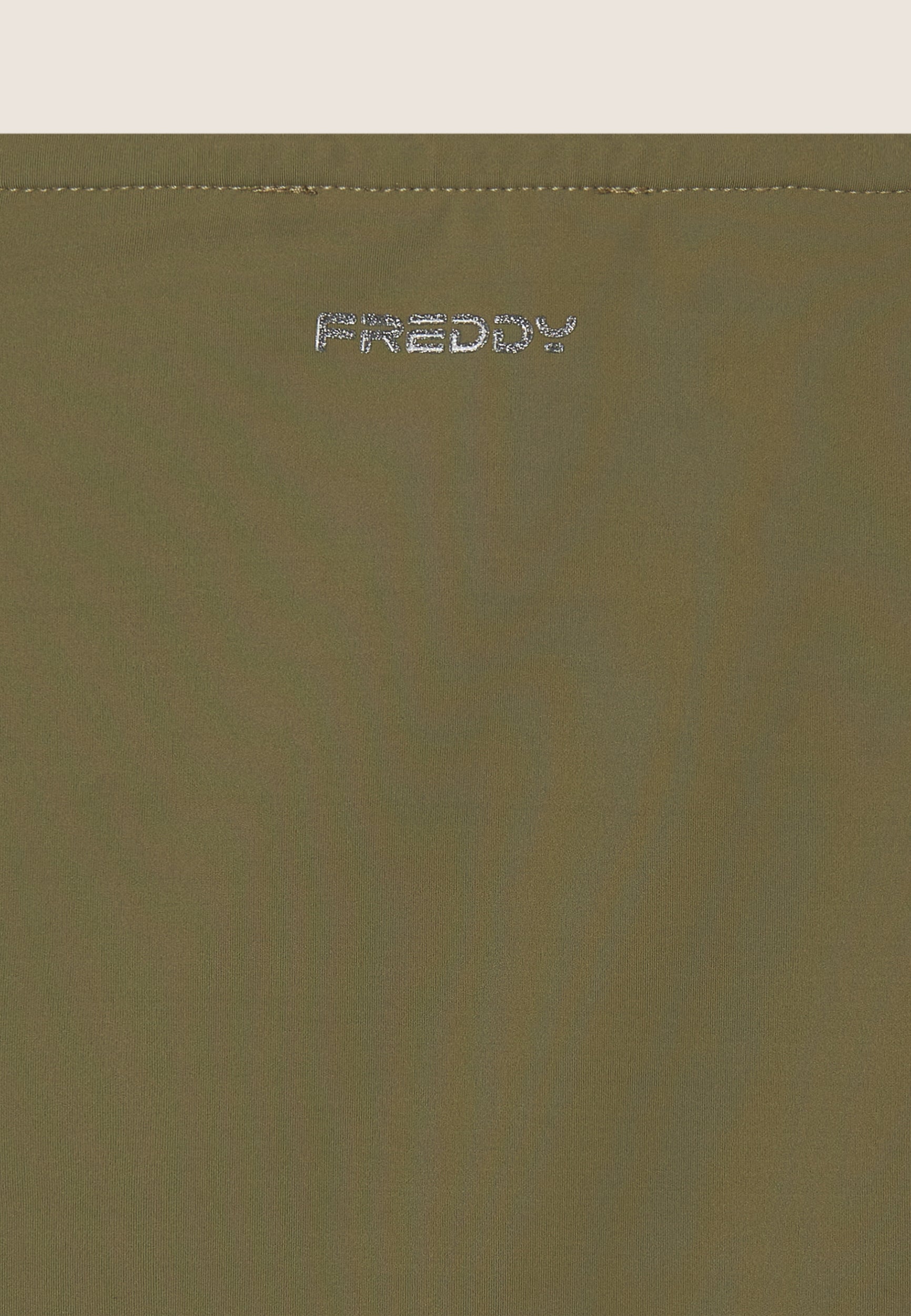 freddy-wr-up-t-shirt-cropped-effetto-raccolto-in-tessuto-tecnico-d-i-w-o image 8