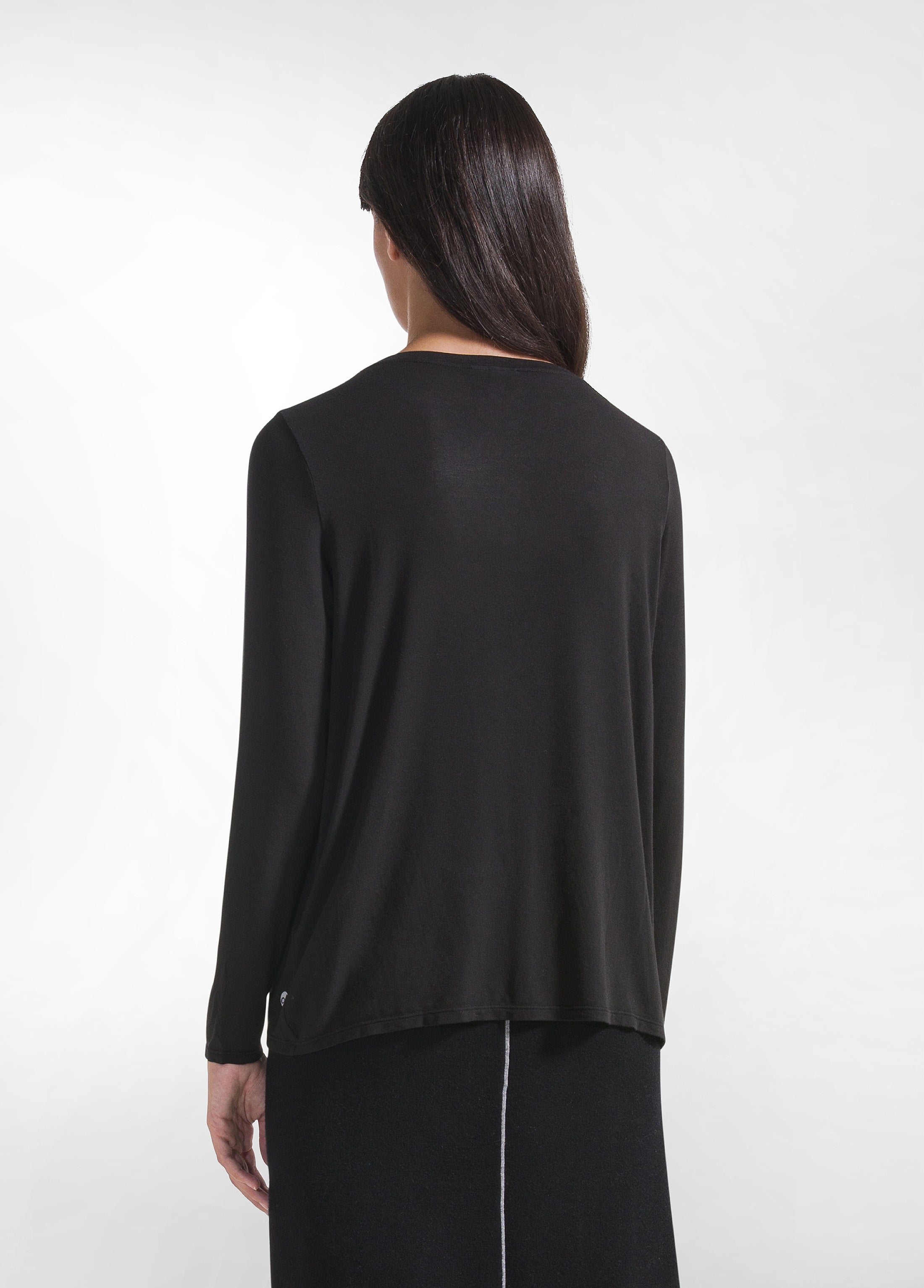 deha-a00763-maglia-girocollo-manica-lunga-in-misto-cashmere-nero image 2