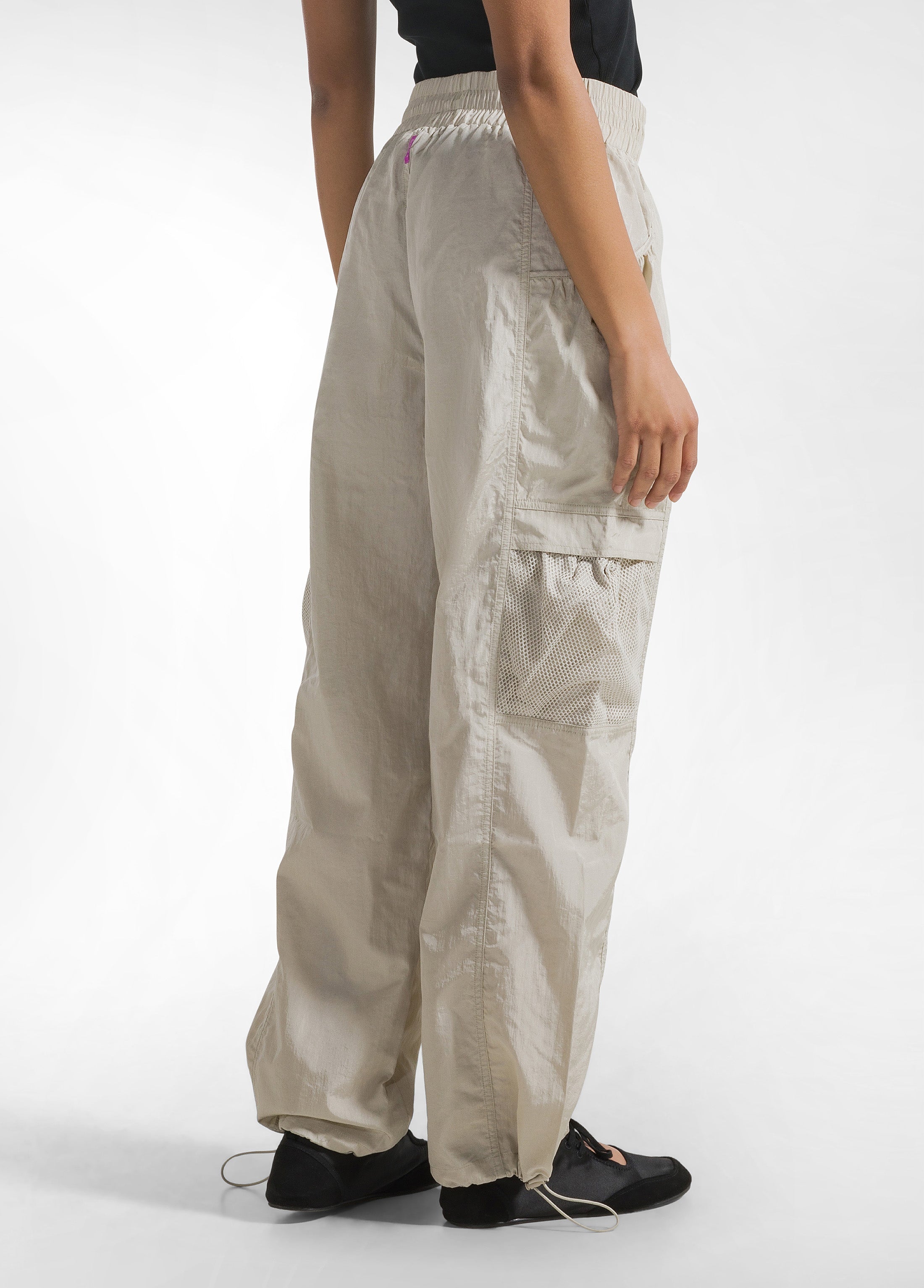 deha-pantalone-balloon-in-nylon-beige-c22036-pantalone-cargo-donna-con-coulisse image 3