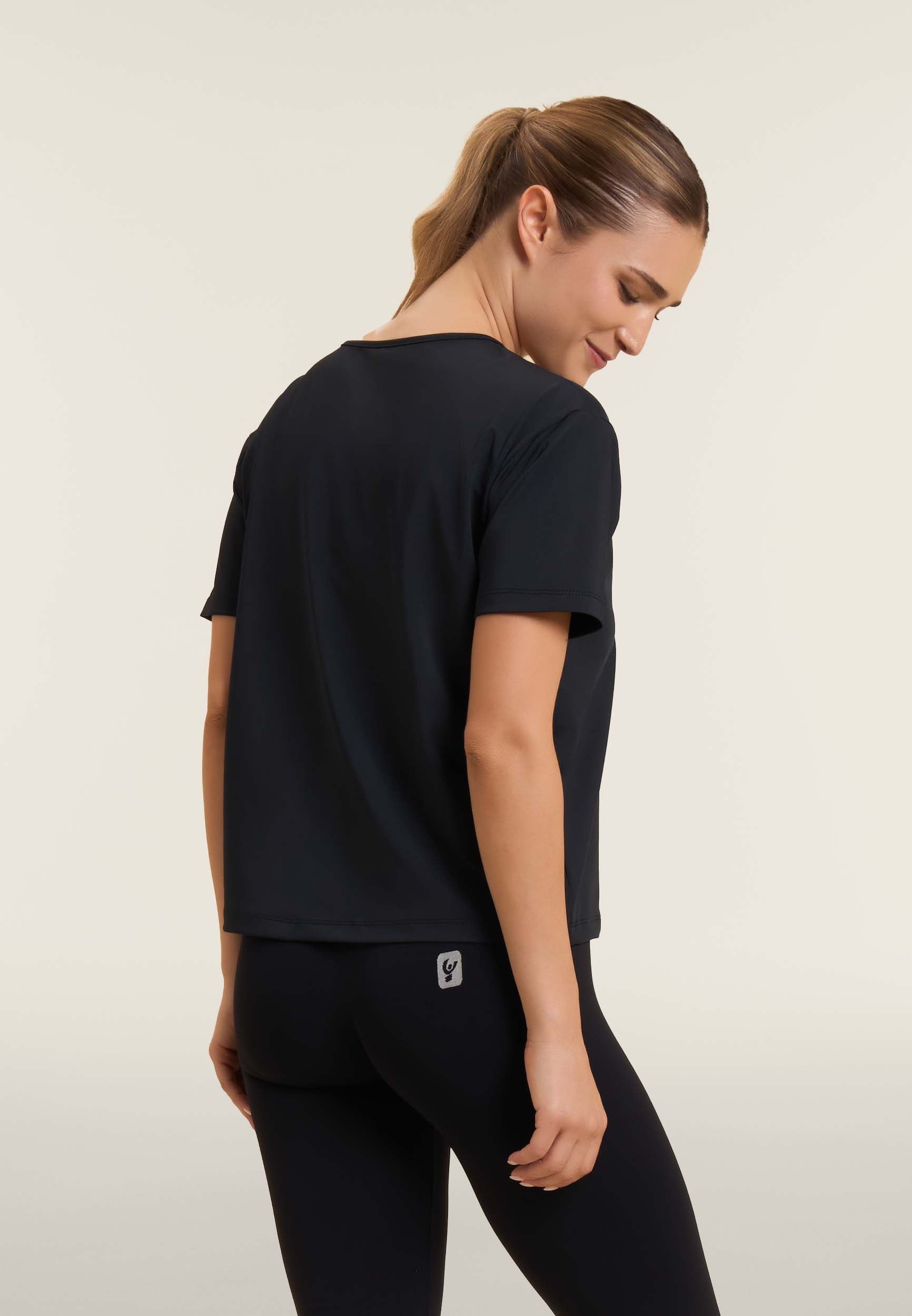 freddy-t-shirt-donna-cropped-comfort-con-stampa-mood-up-in-jersey-nylon image 3