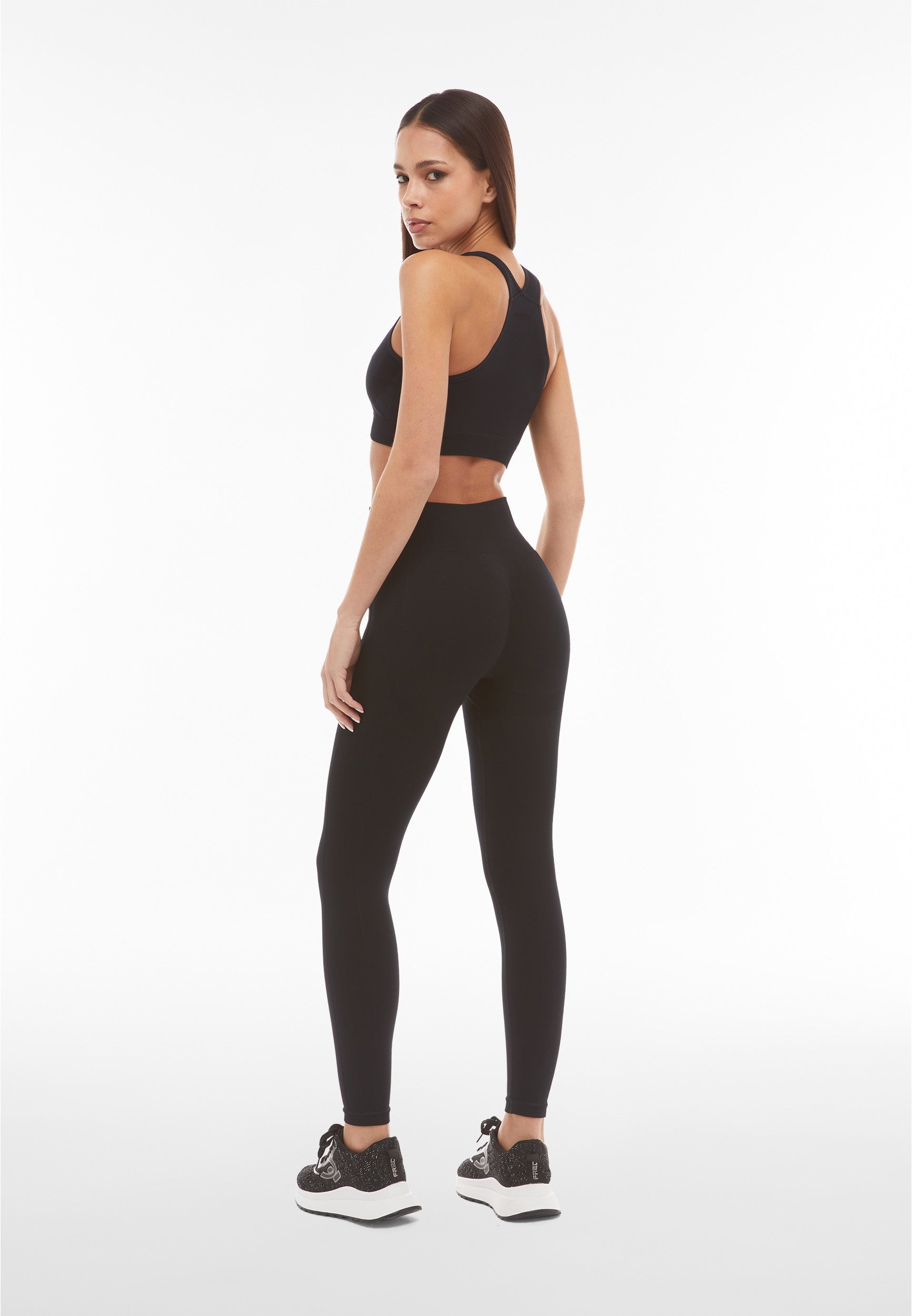 freddy-reggiseno-sportivo-seamless-sostegno-medio-spalline-incrociate image 3