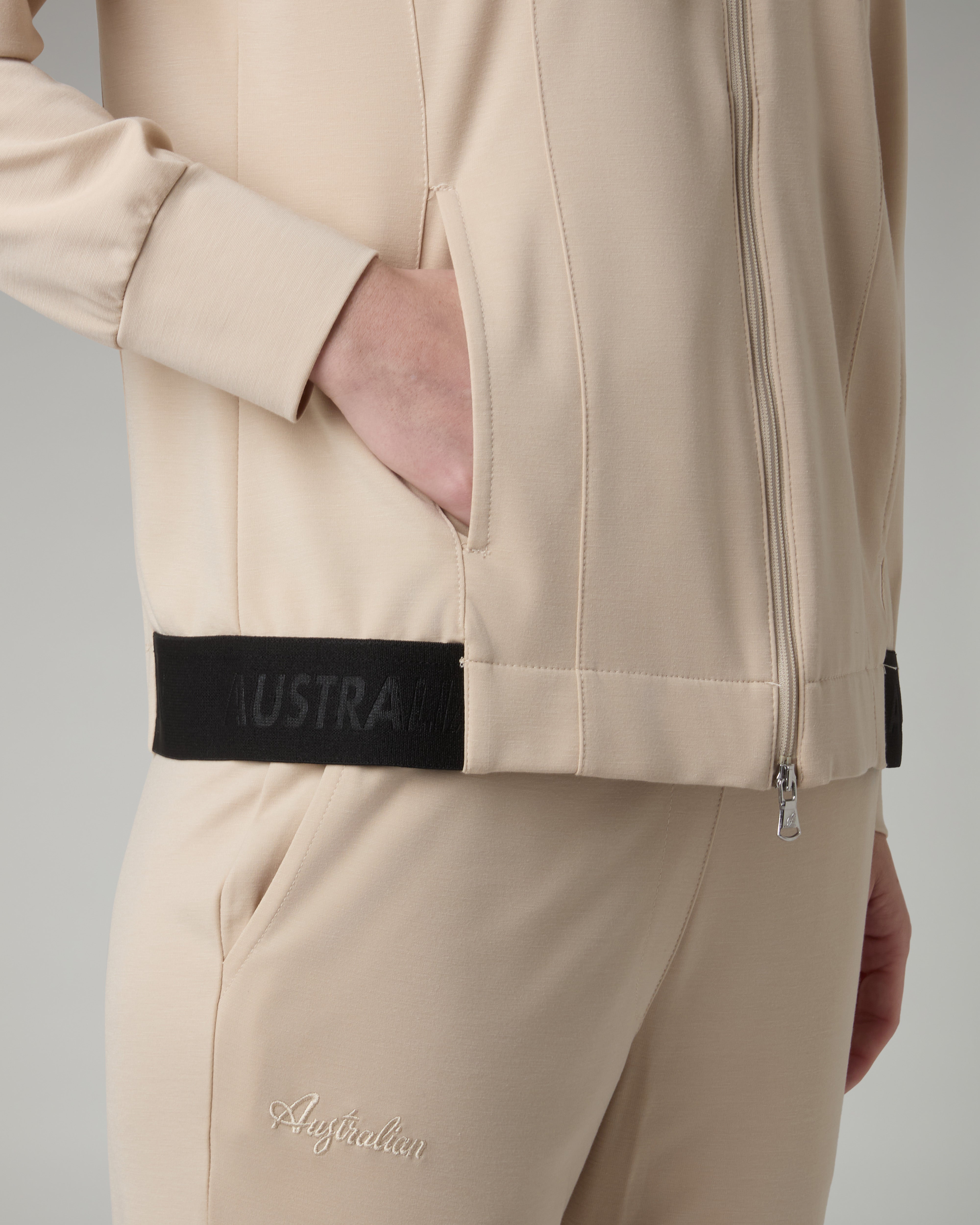 australian-signature-tracksuit-tuta-uomo-flow-interlock-sabbia image 5
