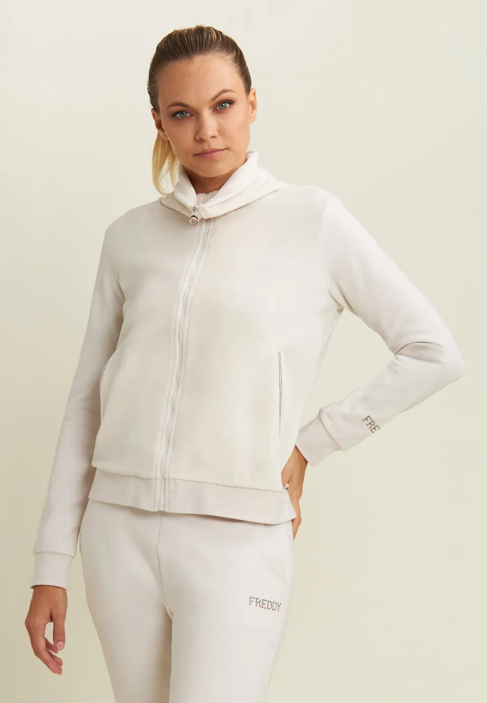 freddy-felpa-donna-collo-alto-in-velluto-con-zip-e-strass image 1