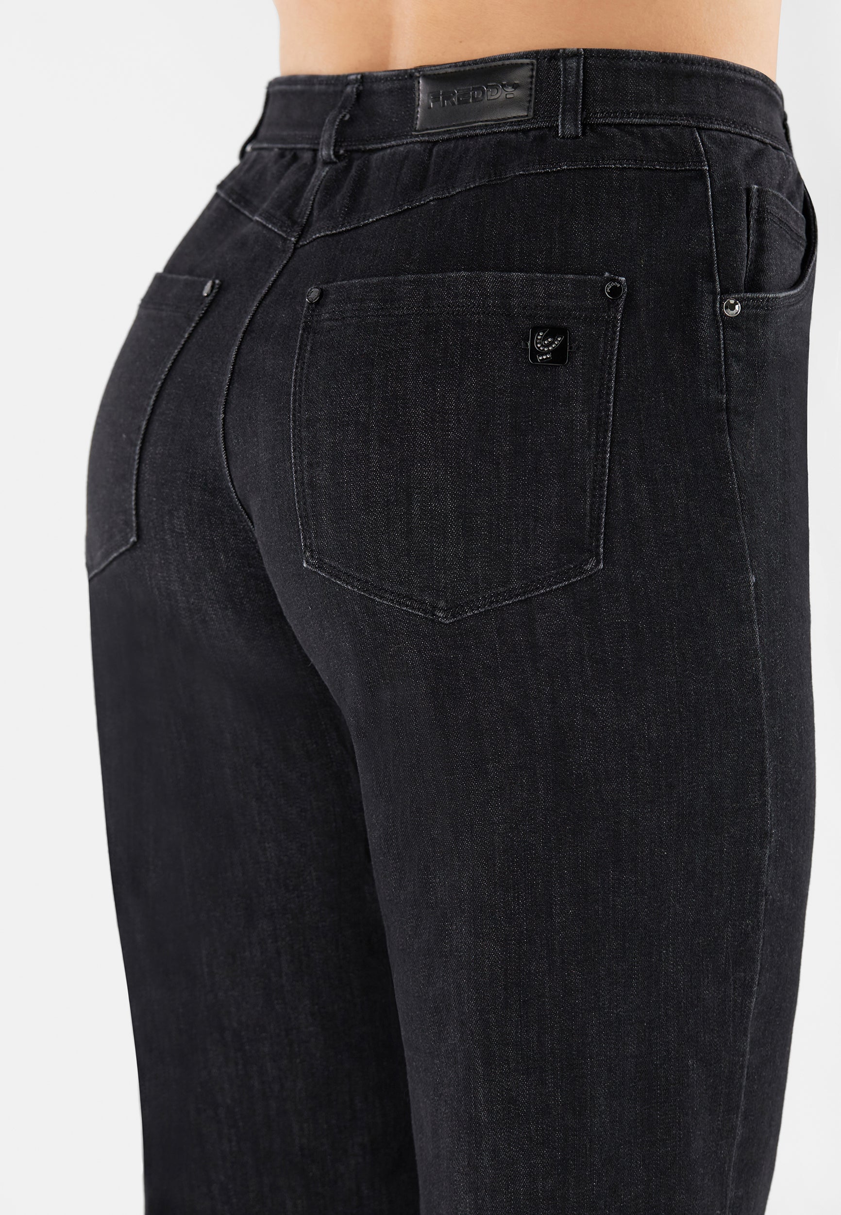 freddy-black-jeans-vita-regular-gamba-ampia-wide-leg-con-cucitura-centro-gamba image 5