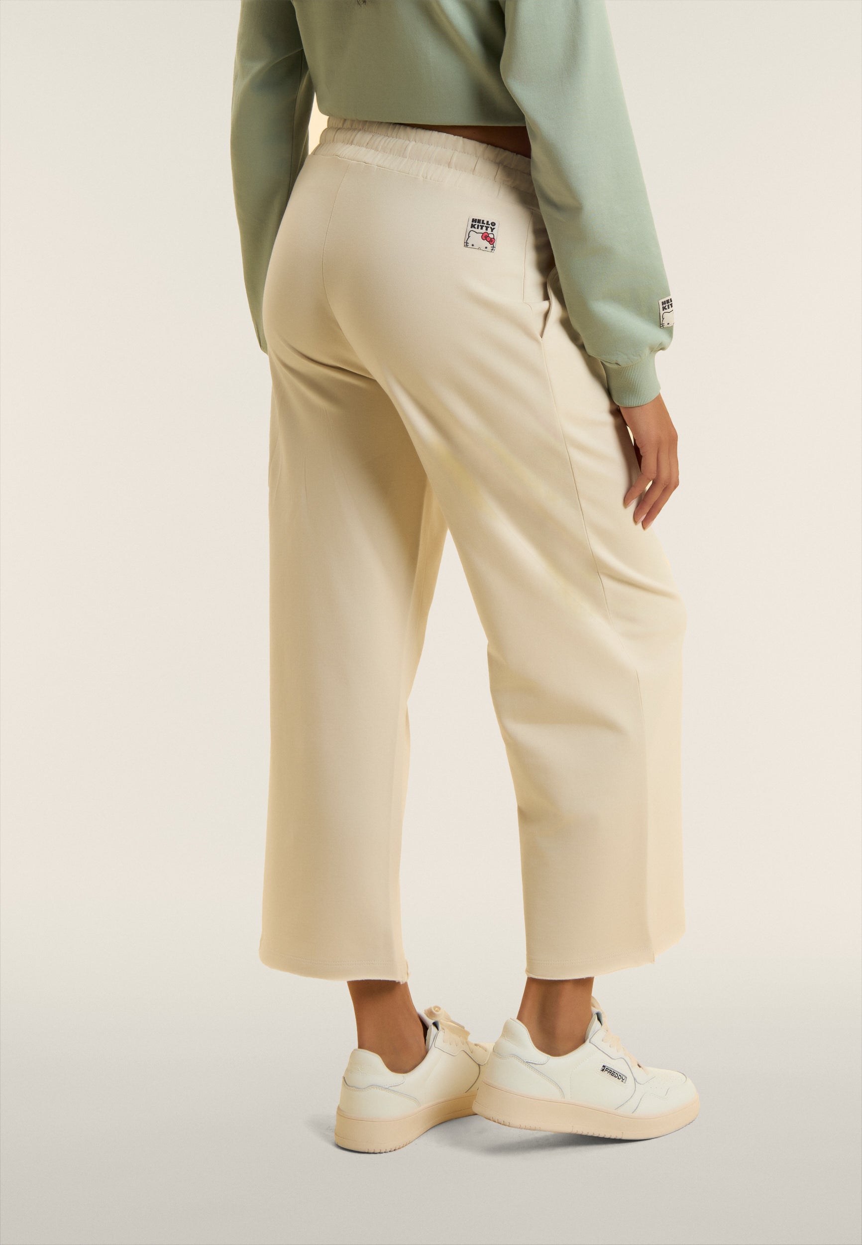 freddy-pantaloni-cropped-wide-leg-hello-kitty-french-terry-cotone image 3