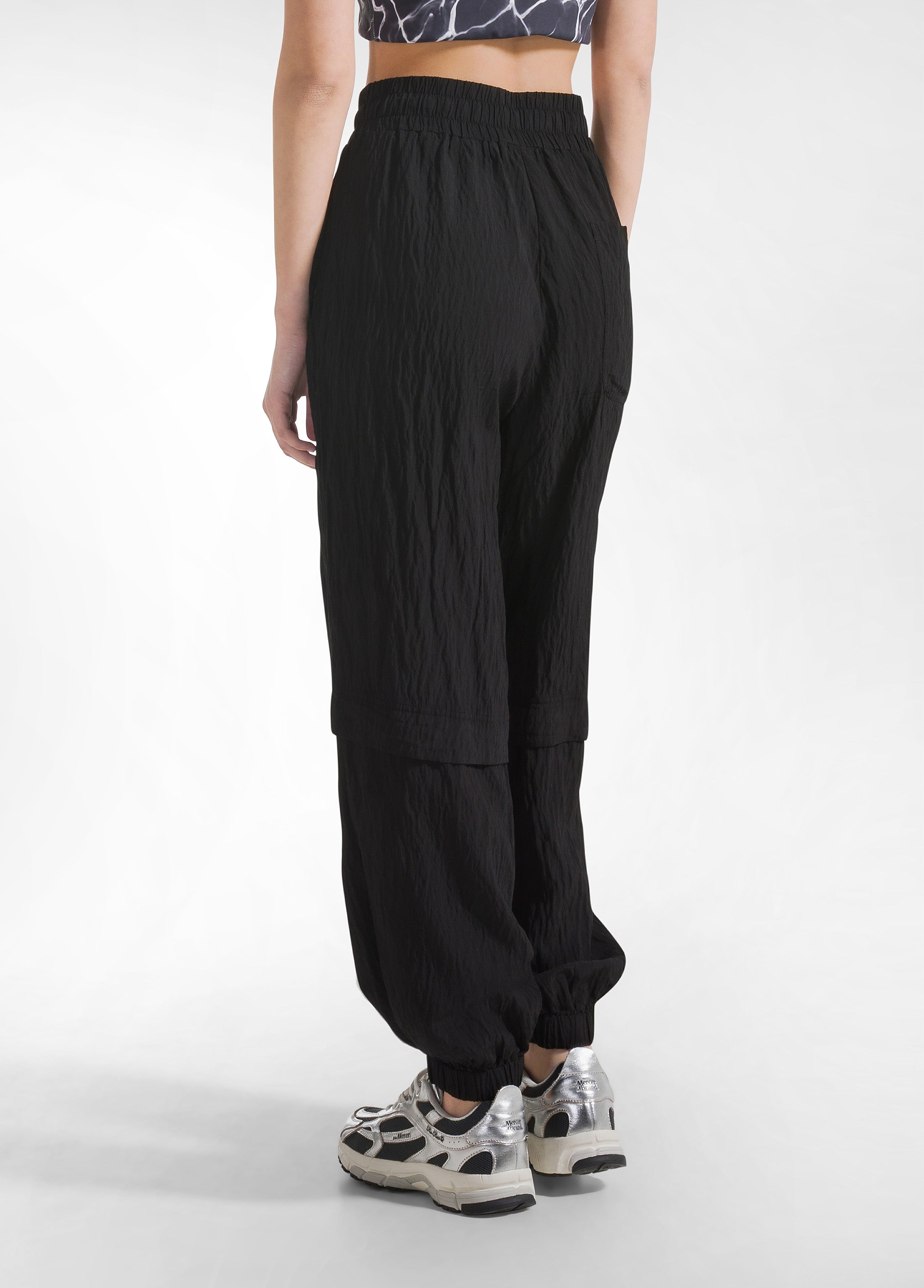 deha-jogger-ampi-in-viscosa-crinkle-nero-iron-free image 3