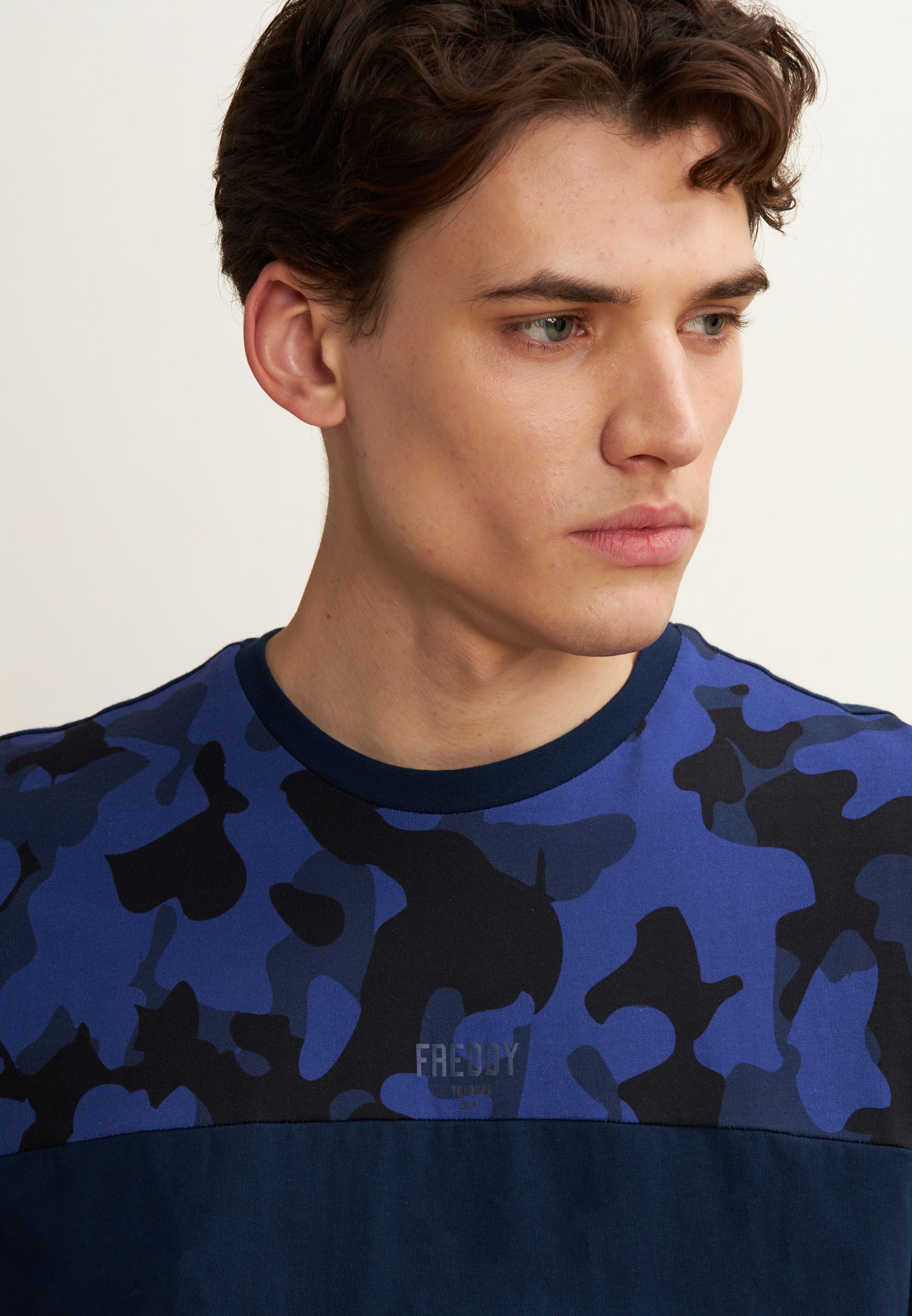 freddy-t-shirt-donna-regular-fit-con-inserto-camouflage image 4