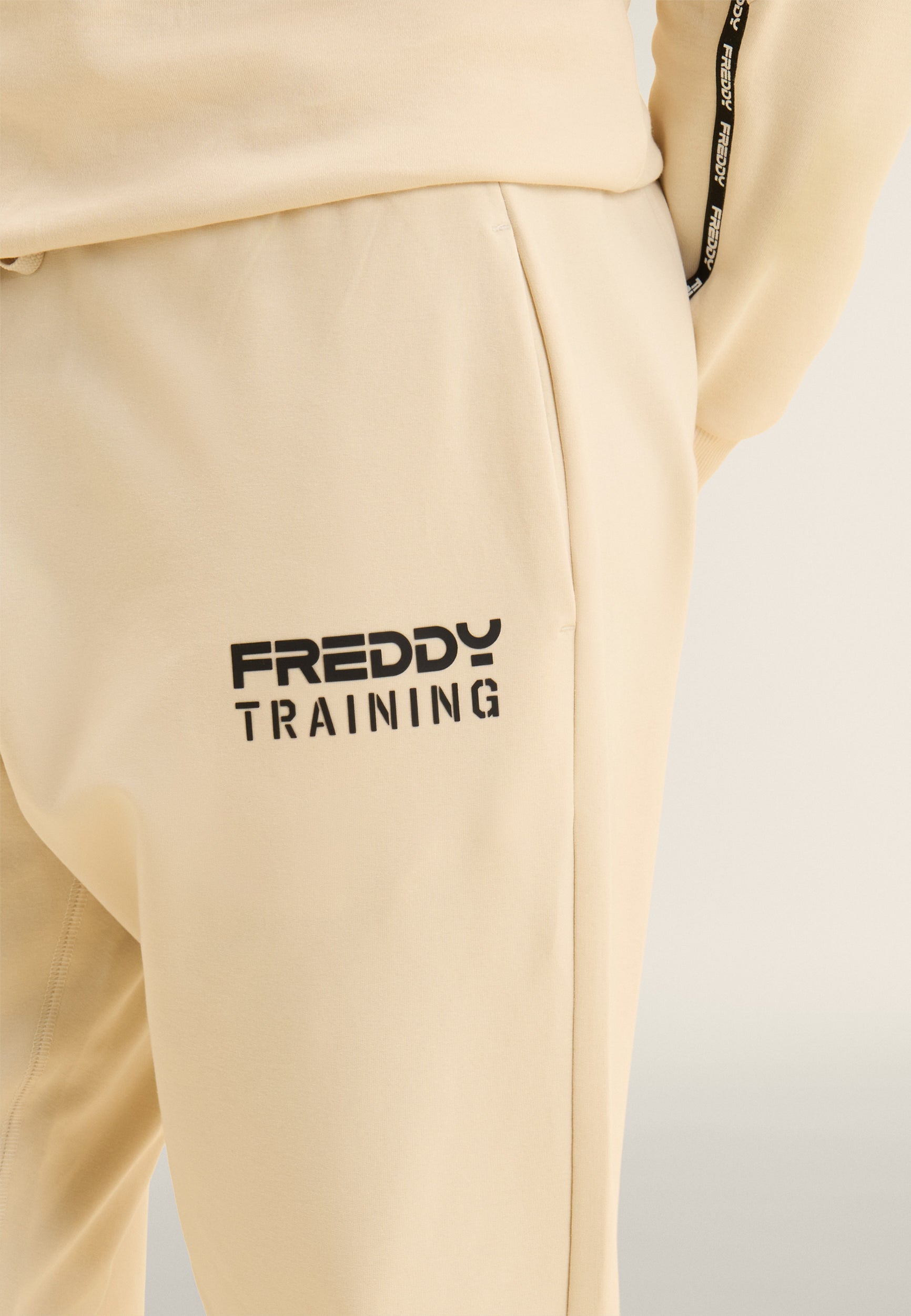 freddy-pantaloni-slim-cropped-con-fondo-in-costina-training image 4