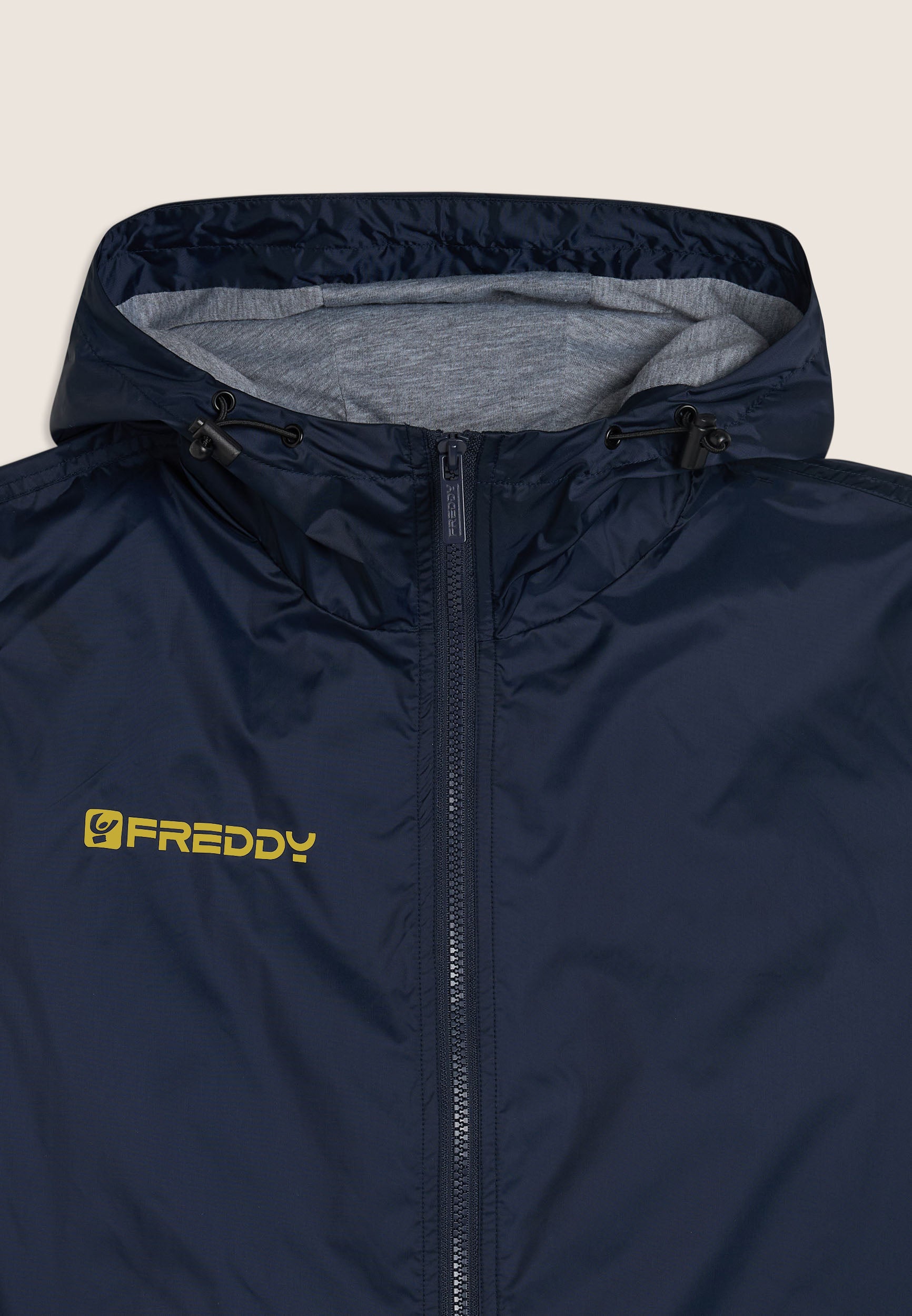 freddy-giacca-impermeabile-unisex-con-cappuccio-zip-e-logo-dorato image 3