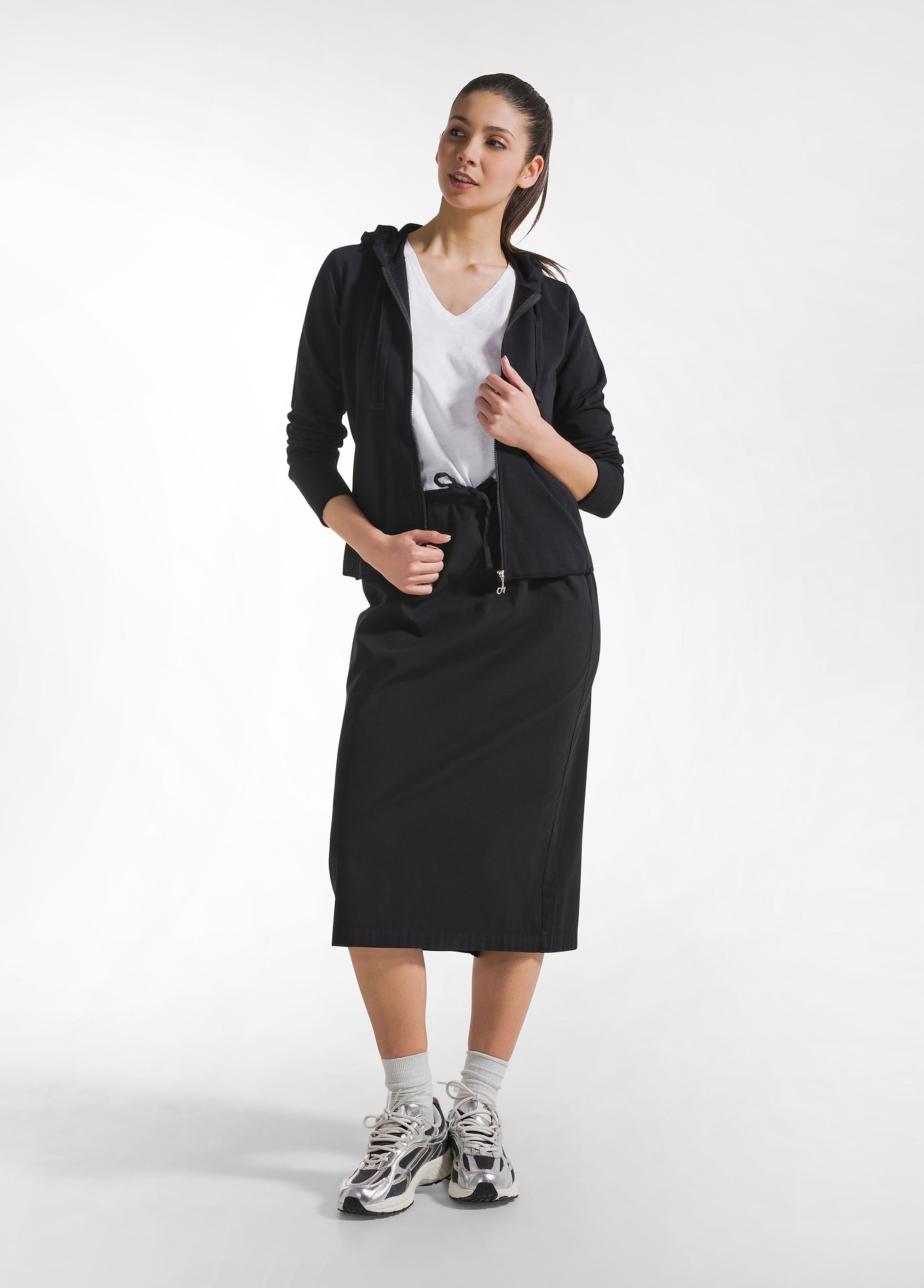 deha-felpa-core-leggera-con-zip-e-cappuccio-nero image 4