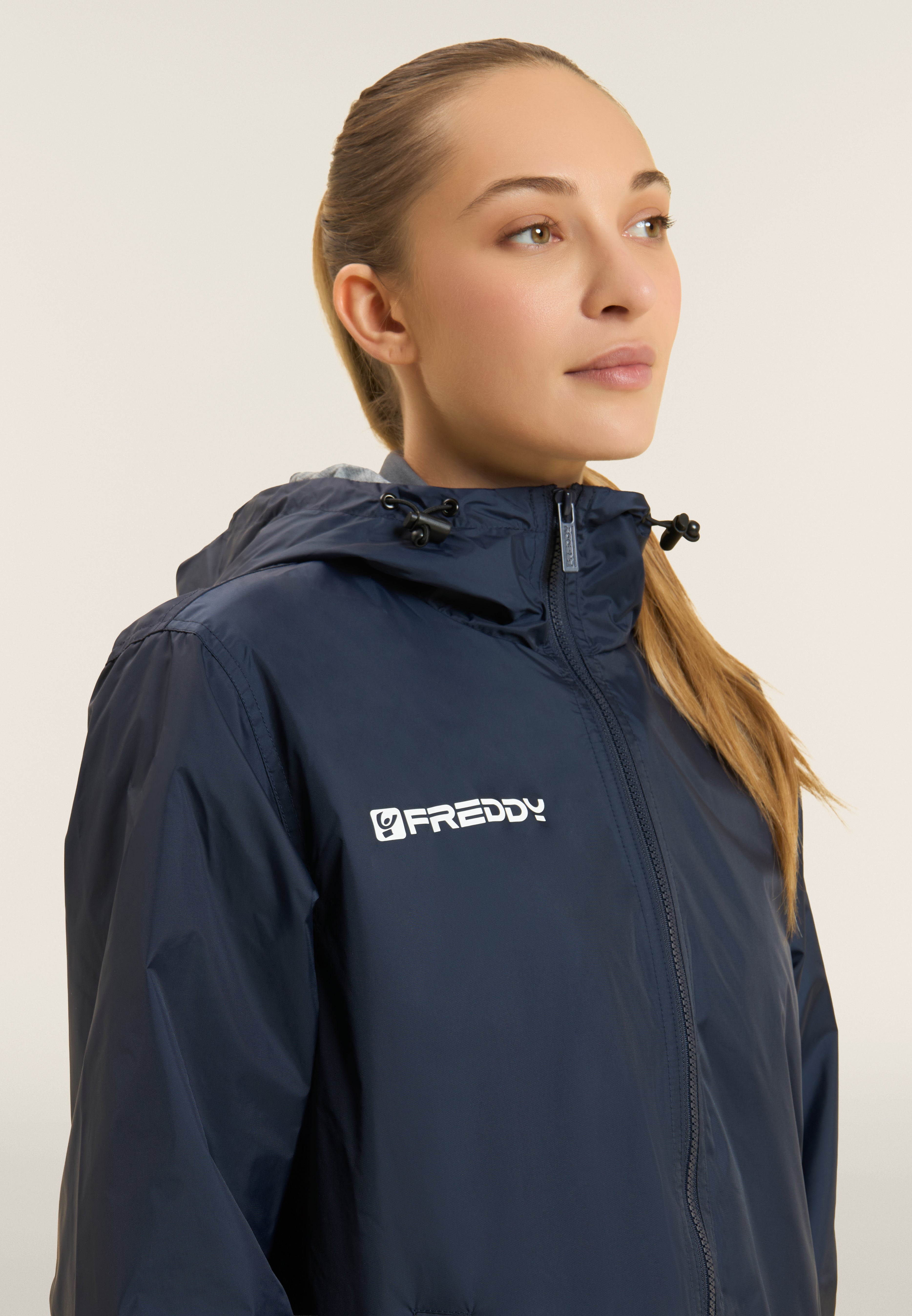freddy-giacca-impermeabile-unisex-con-cappuccio-regolabile-e-zip image 4