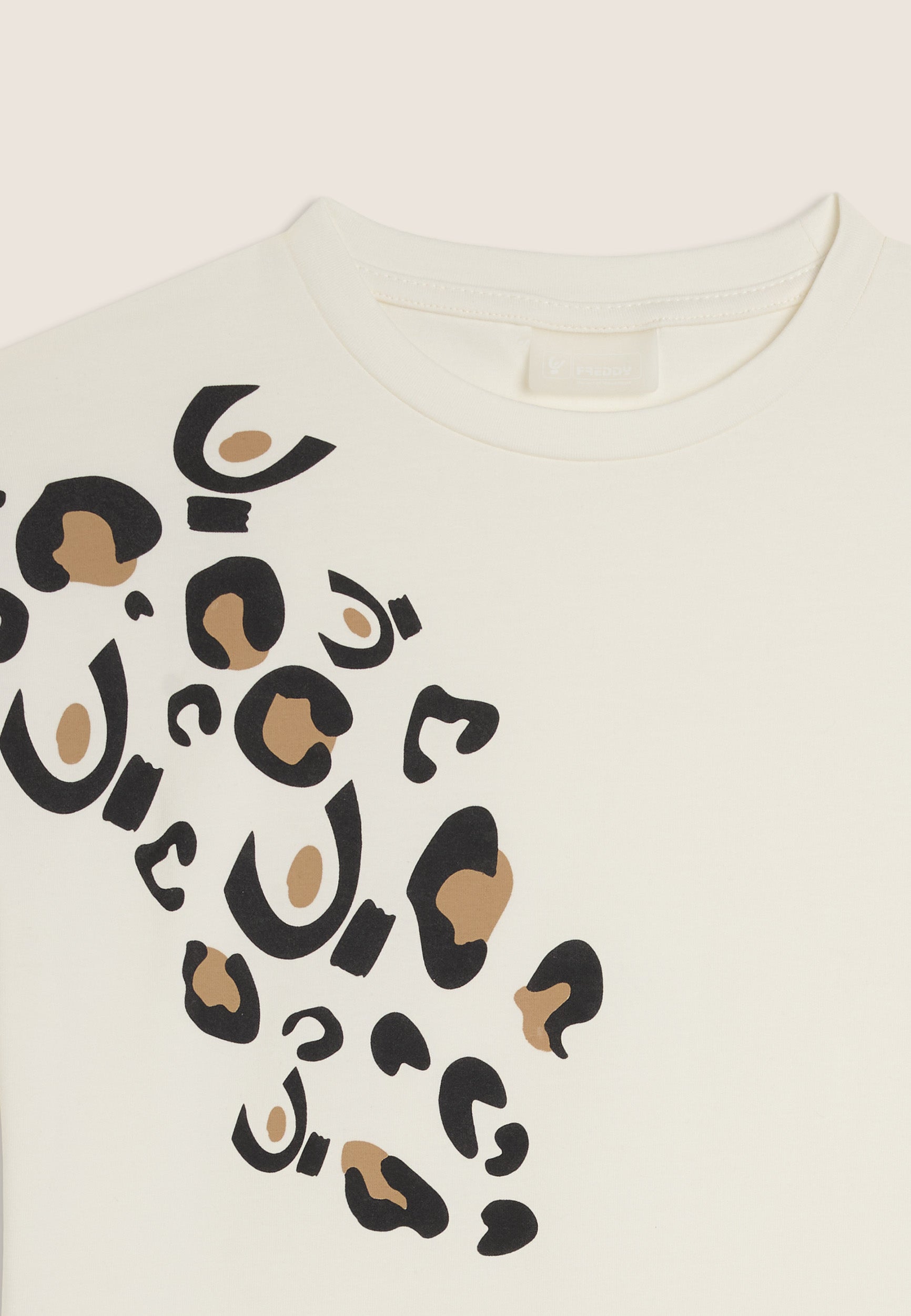freddy-t-shirt-junior-regular-con-grafica-omino-effetto-leopardato image 3