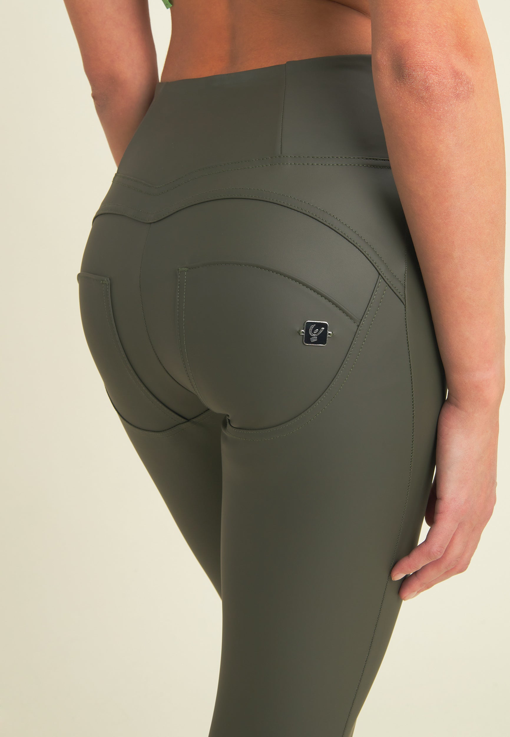 freddy-wr-up-pantaloni-push-up-superskinny-7-8-similpelle-con-lacci image 5
