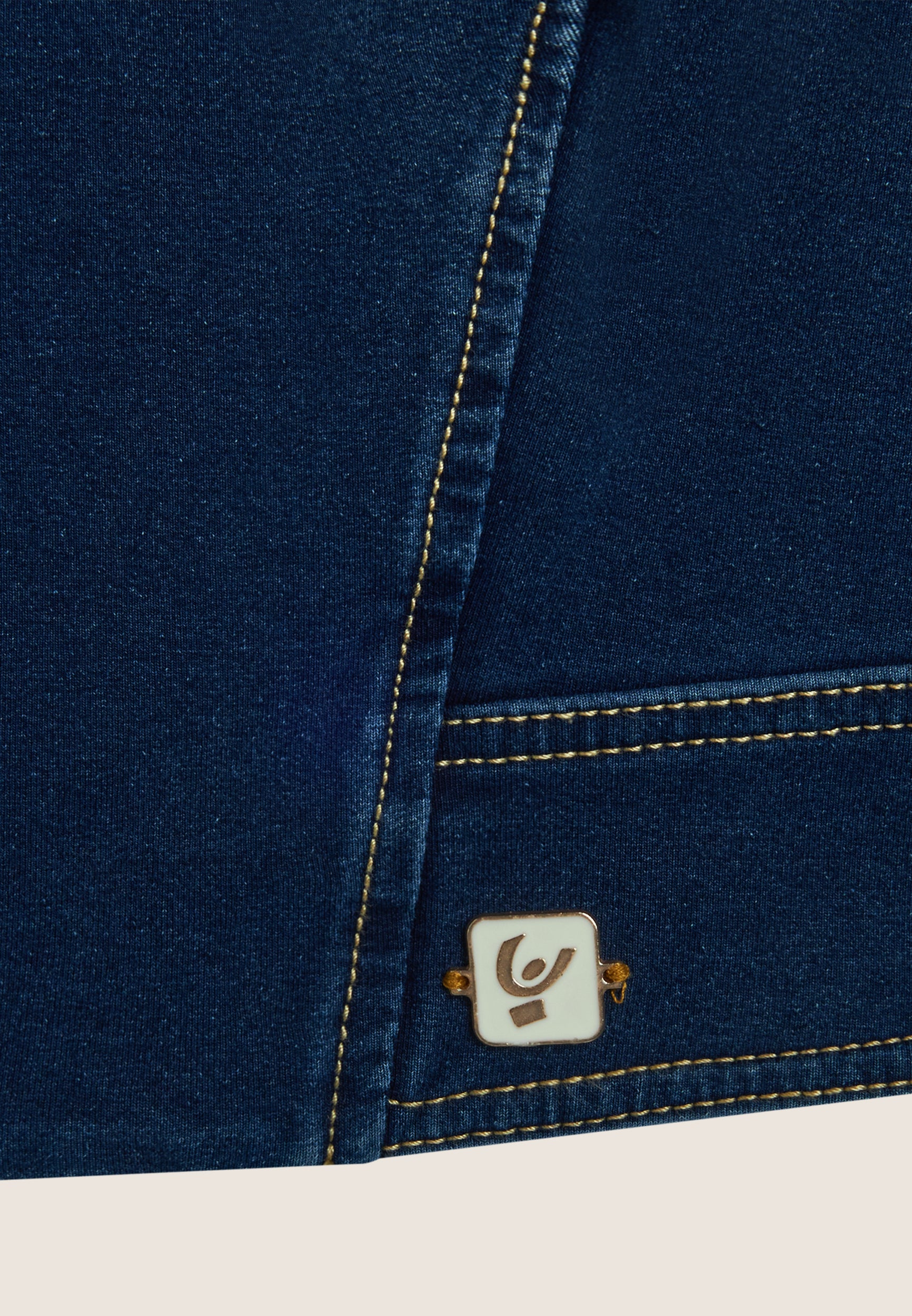 freddy-giacca-corta-donna-con-zip-in-jersey-effetto-denim-slim-fit image 7