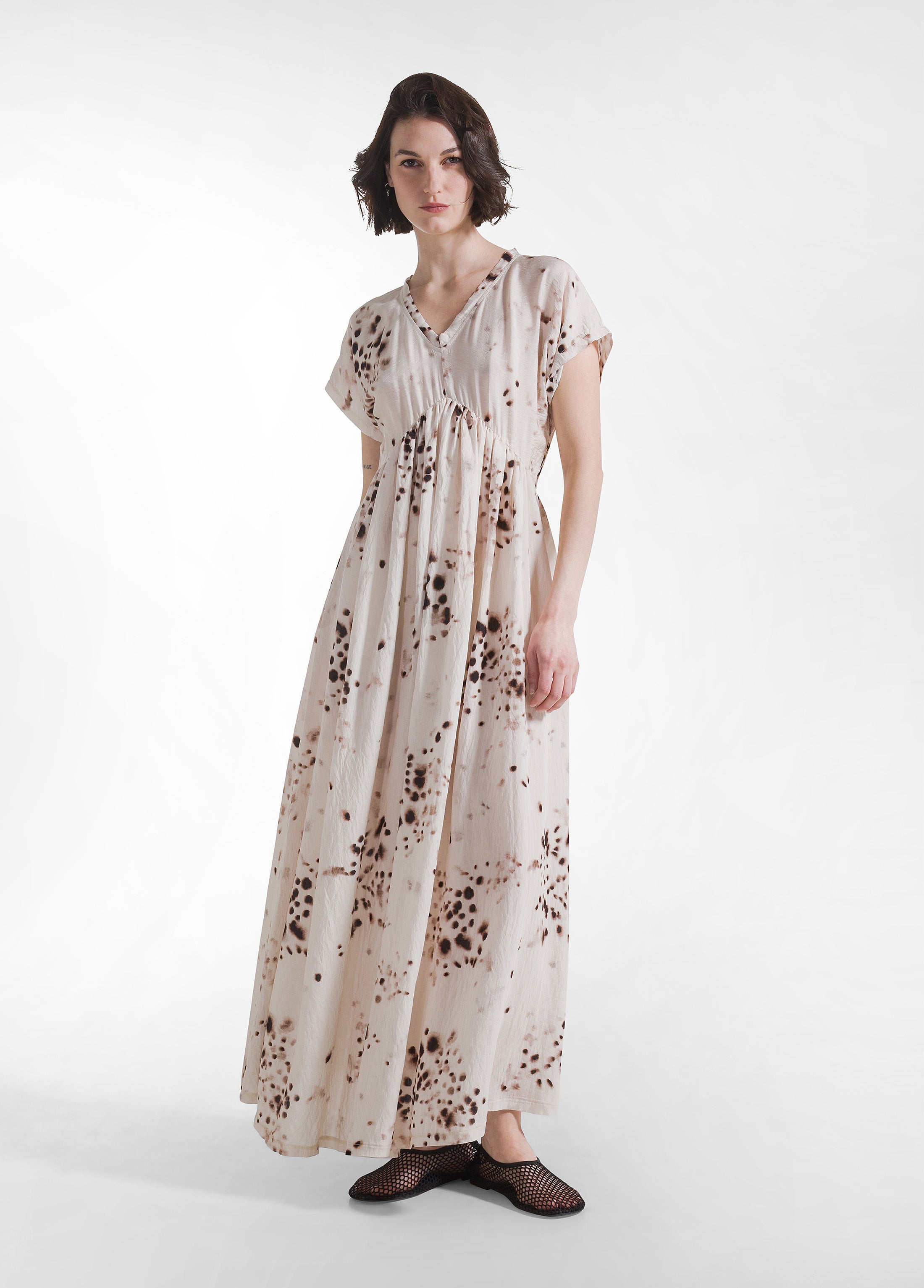 deha-abito-lungo-in-viscosa-crinkle-stampato-beige image 2
