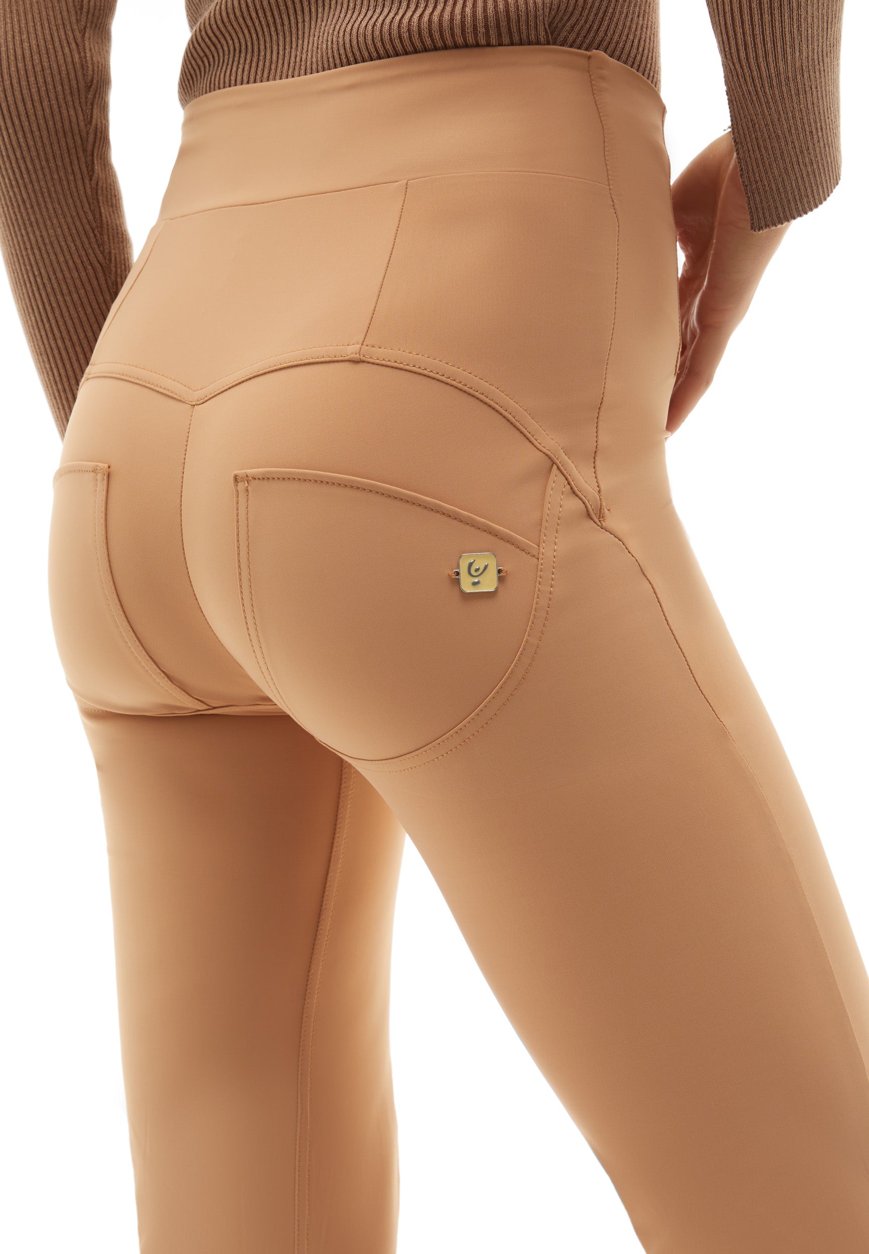 freddy-wr-up-pantaloni-vita-super-alta-bustier-fondo-flare image 5