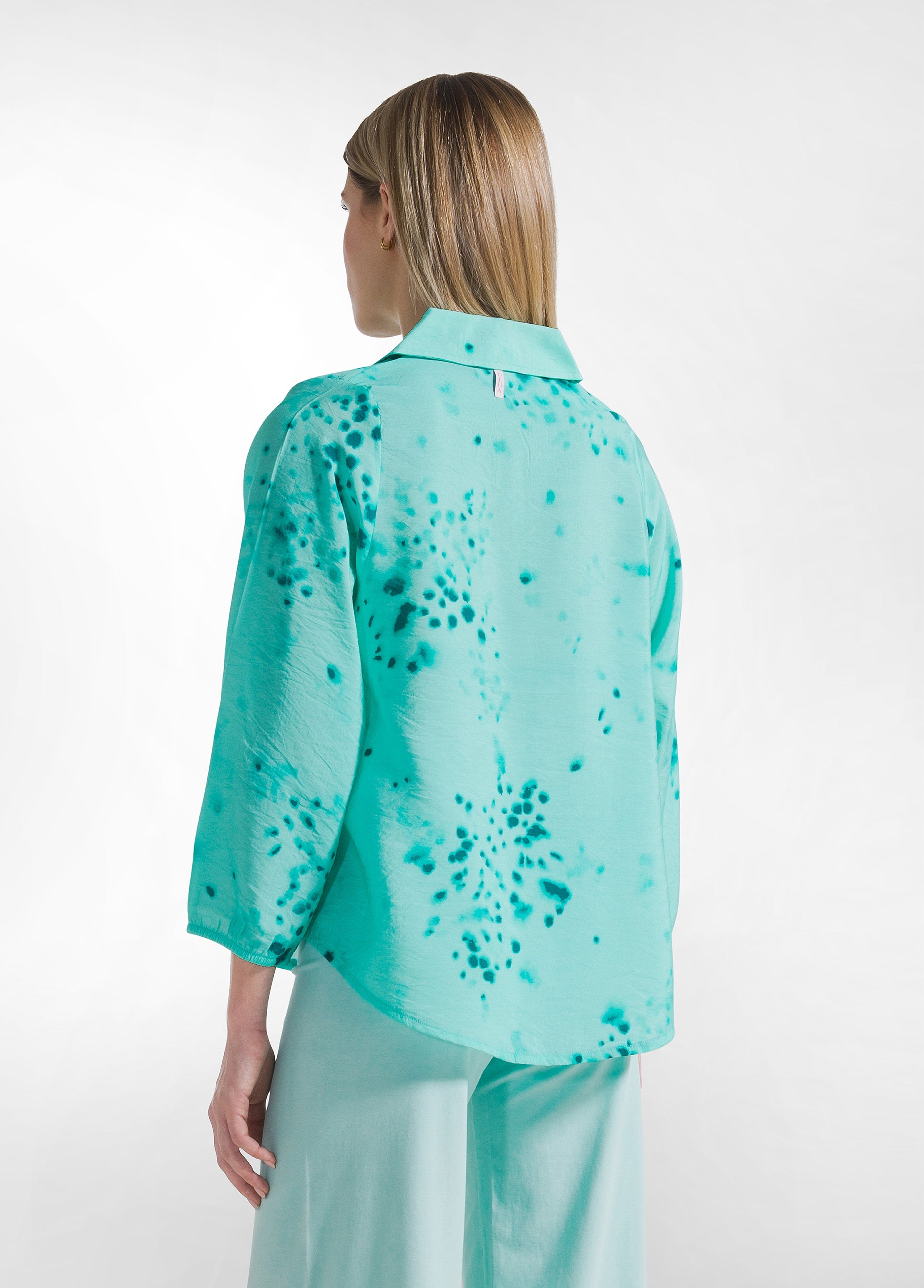 deha-camicia-in-viscosa-crinkle-stampata-blu image 2