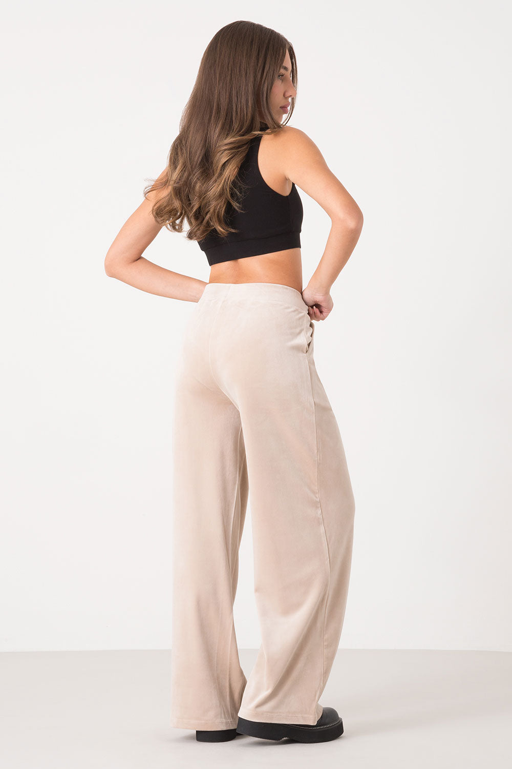 dimensione-danza-pantalone-donna-ampio-fluido-in-soft-ciniglia image 7