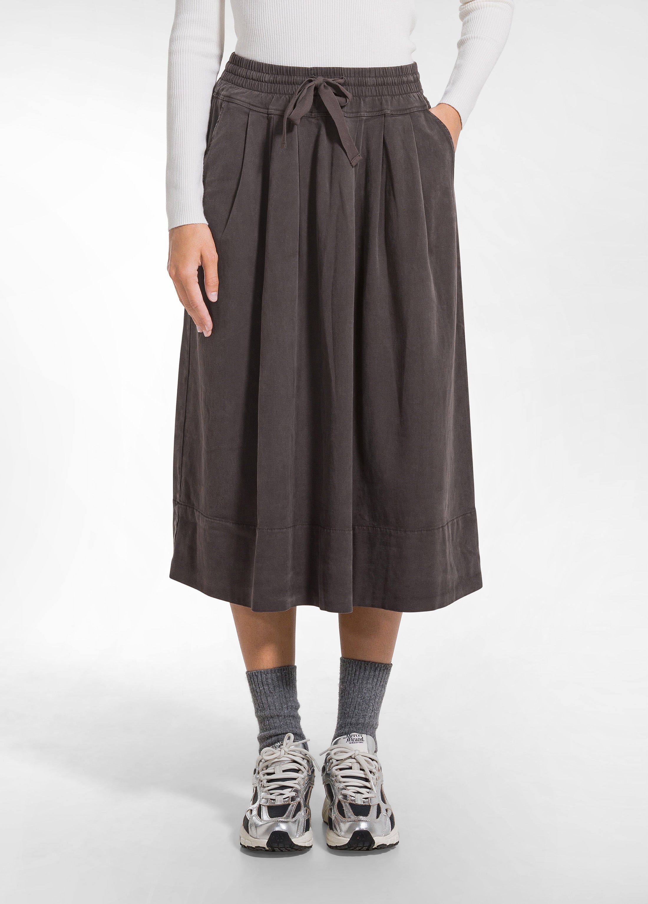 deha-gonna-a-pieghe-in-twill-lyocell-marrone image 2