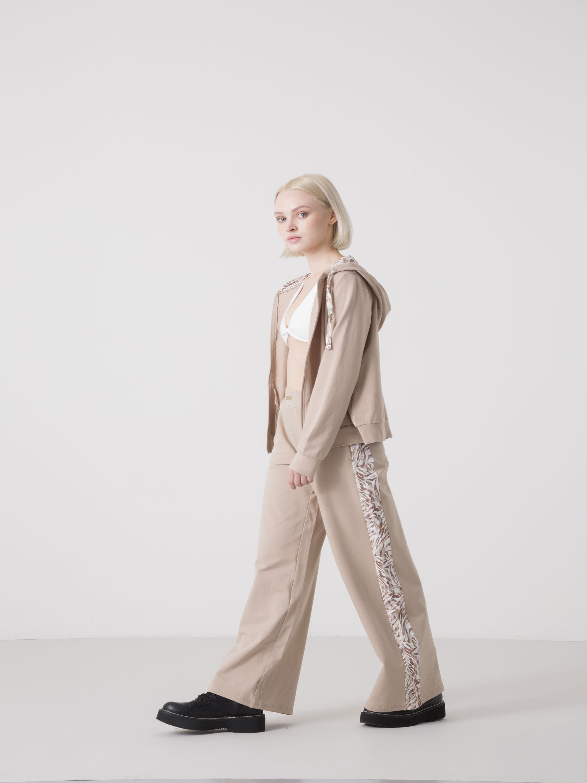 pantalone-palazzo-donna-dimensione-danza-con-fasce-animalier-e-vita-elastica image 2