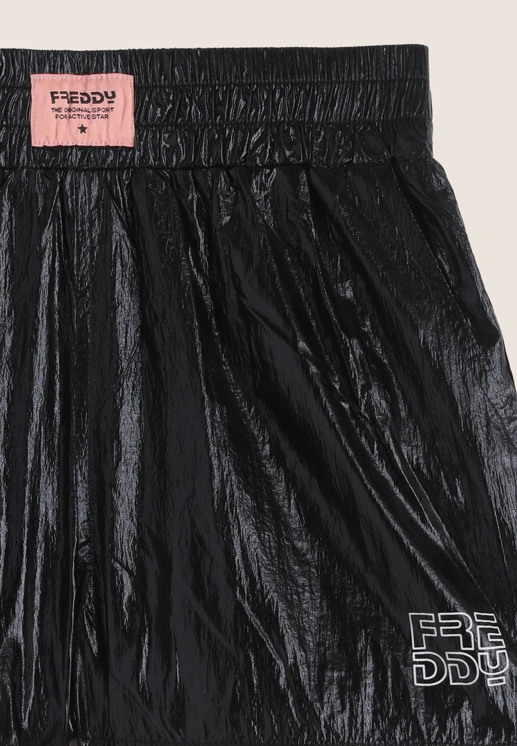 freddy-pantaloncini-bambina-in-tessuto-coated-argento-con-logo image 3