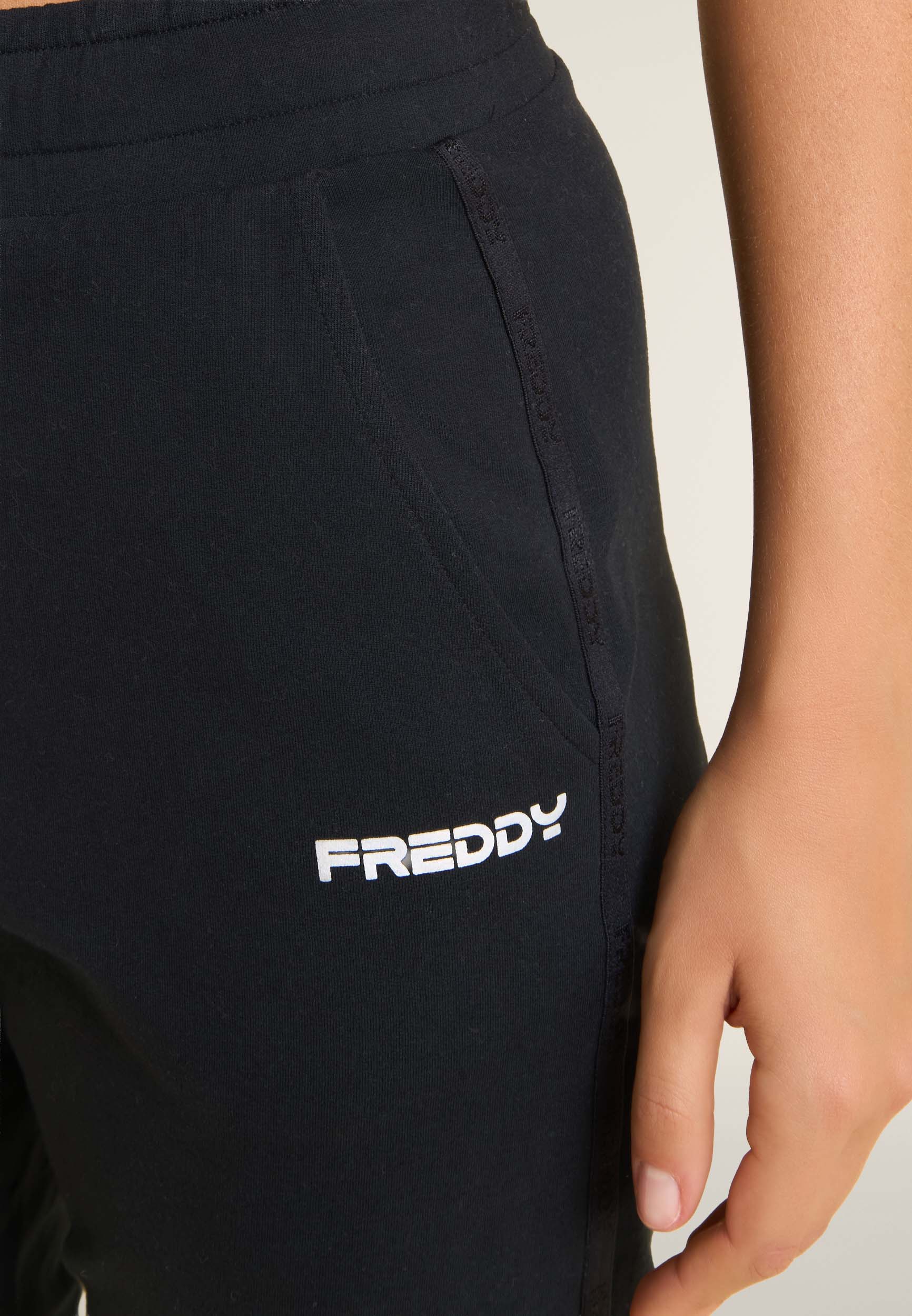 freddy-pantaloni-comfort-donna-gamba-dritta-con-stampa-laterale-mov-felpa-garzat image 4