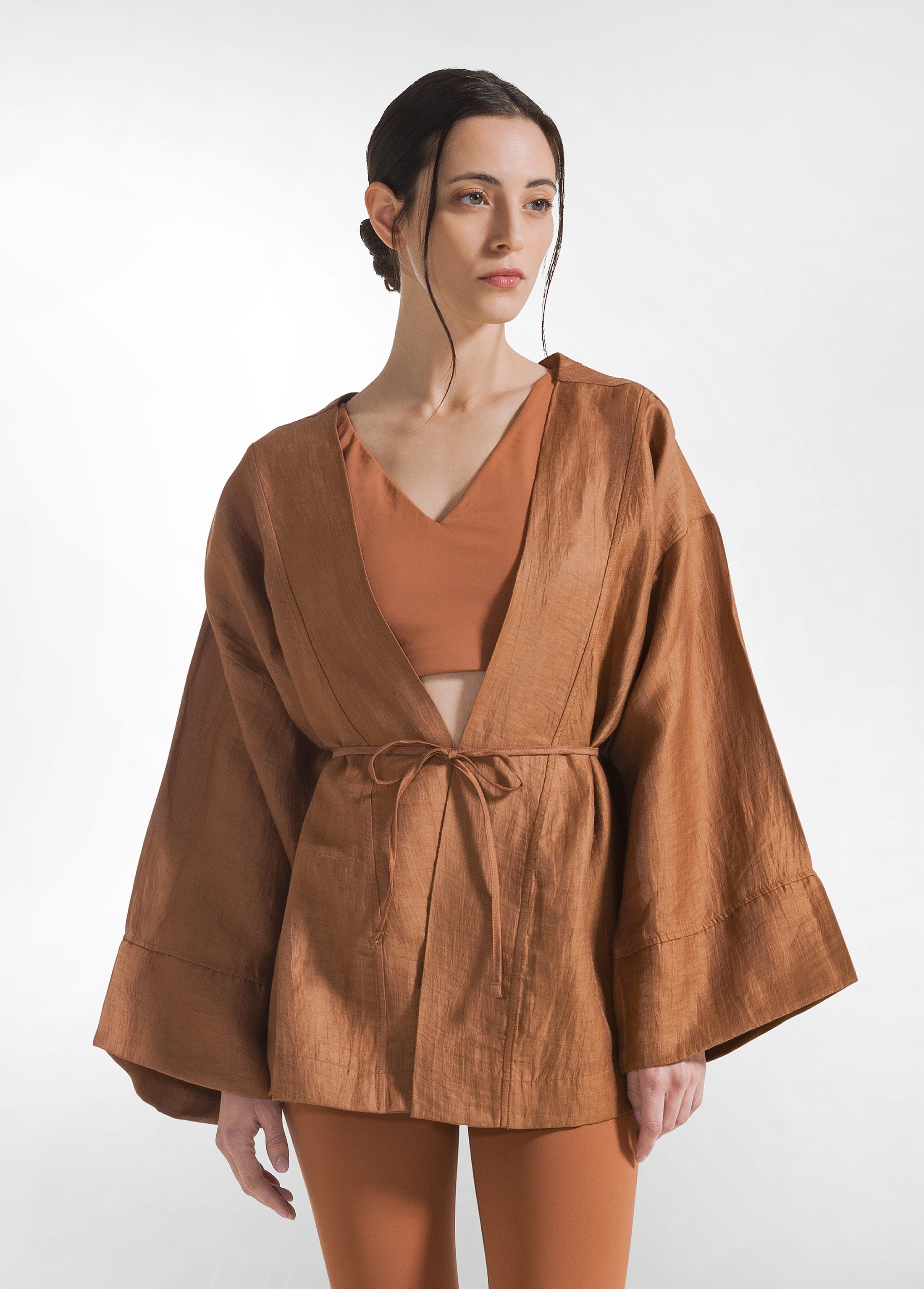 deha-giacca-kimono-in-lino-lucido-marrone-modello-d22160 image 1