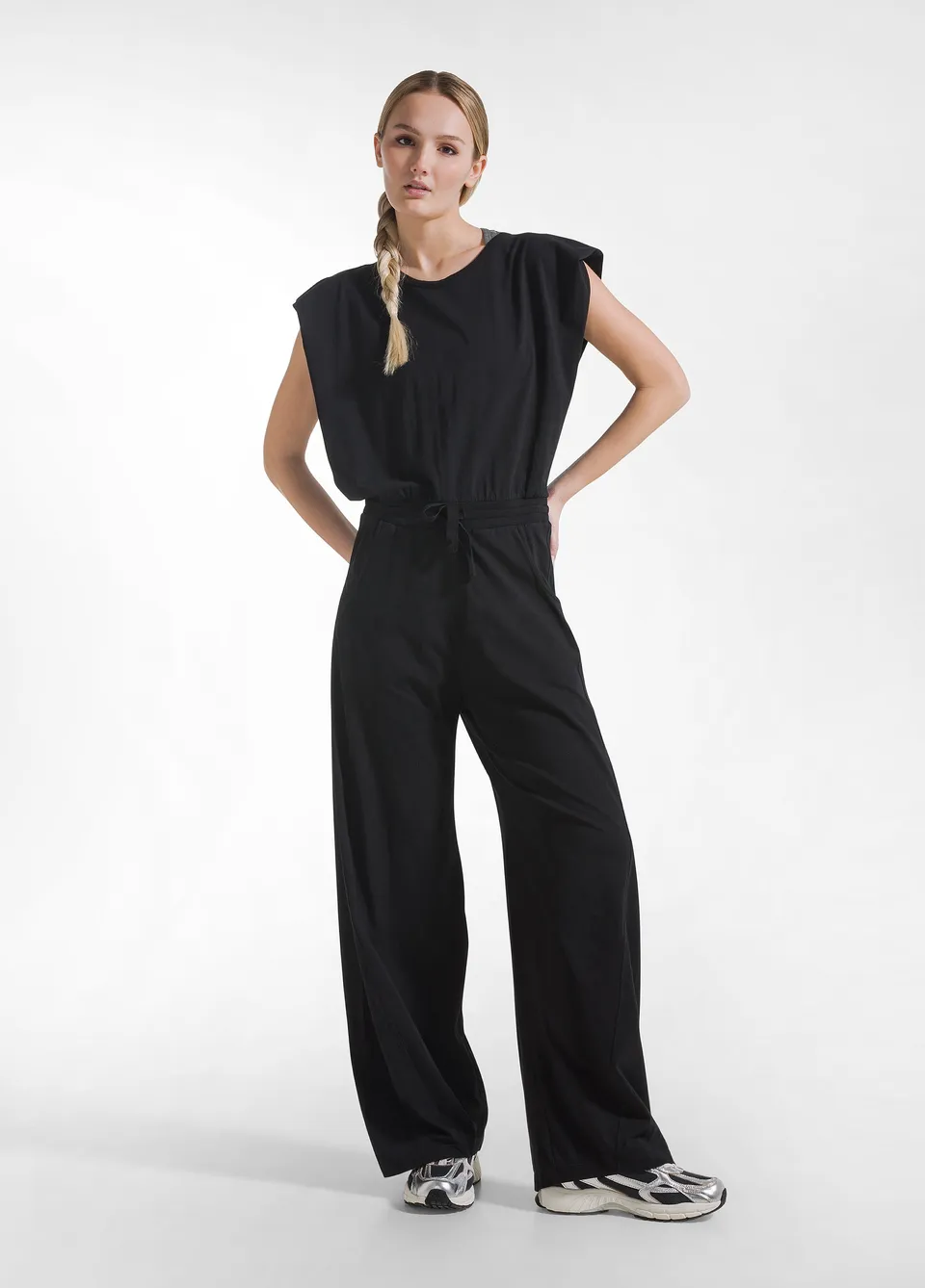 deha-tuta-jumpsuit-in-jersey-con-apertura-sul-retro-nero image 1