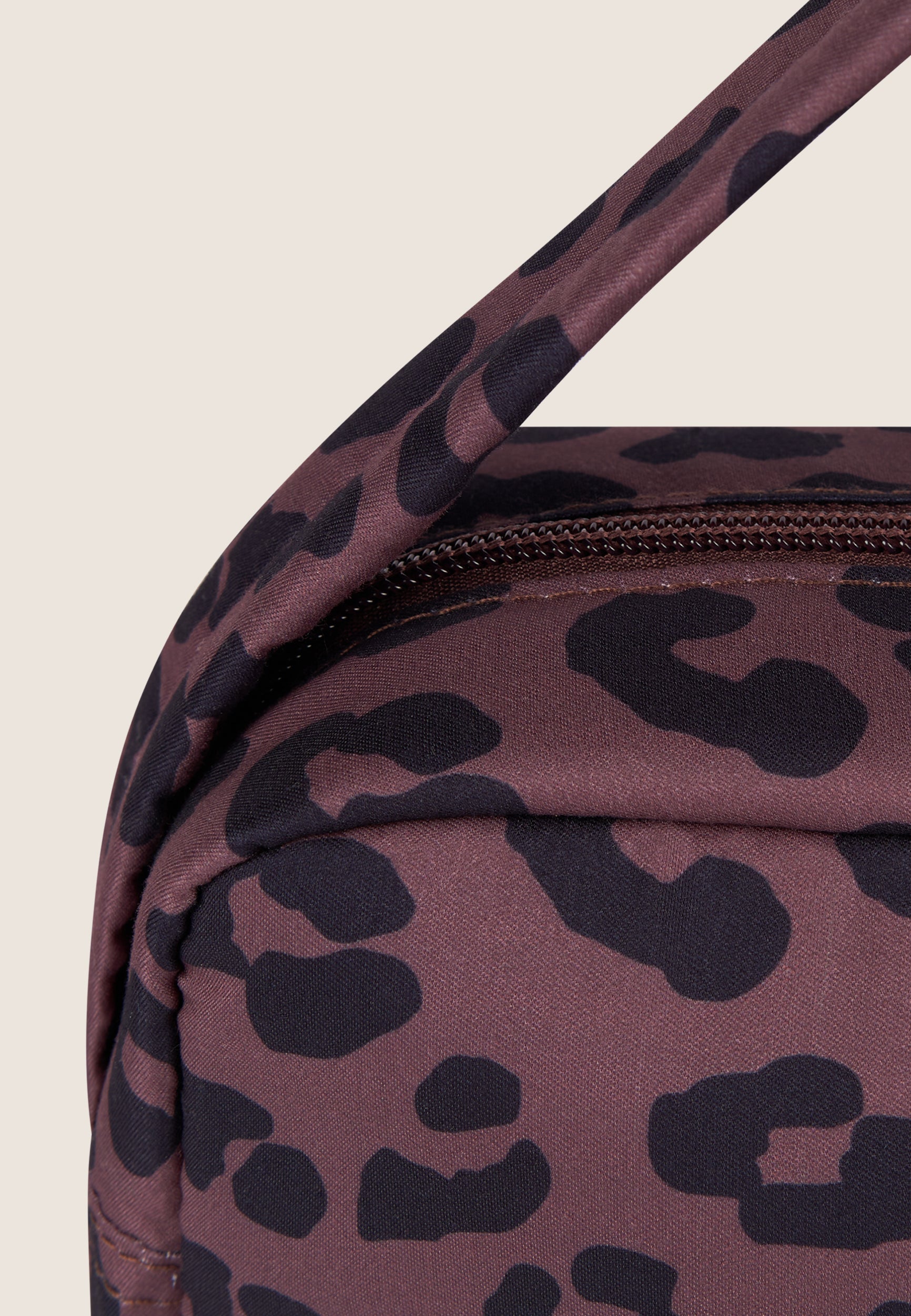 freddy-borsa-a-spalla-leopardata-in-poliestere-con-logo image 8