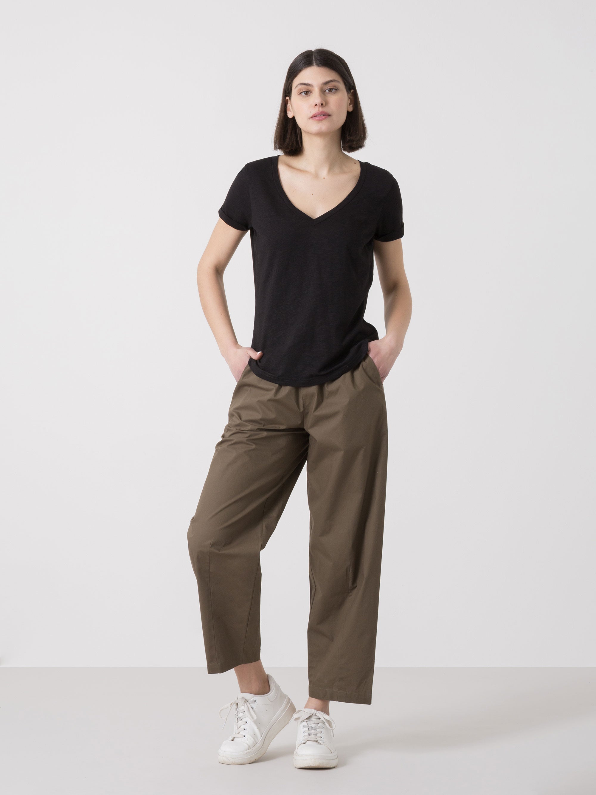 dimensione-danza-t-shirt-donna-in-slub-jersey-con-scollo-a-v image 2