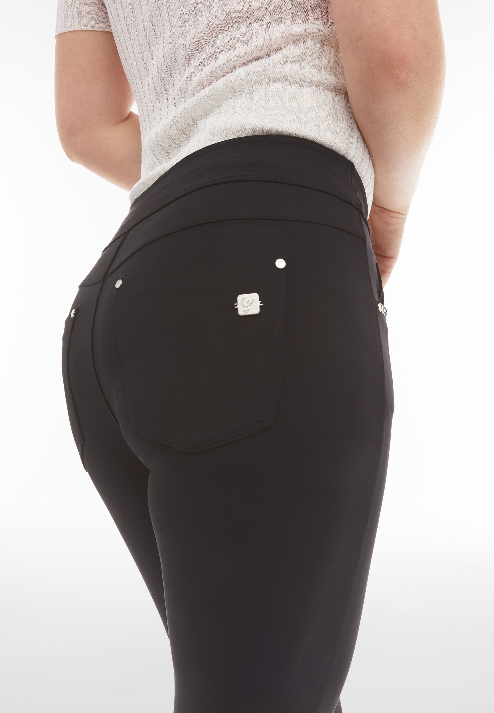 freddy-leggings-n-o-w-slim-fit-vita-media-in-tessuto-bioattivo image 4