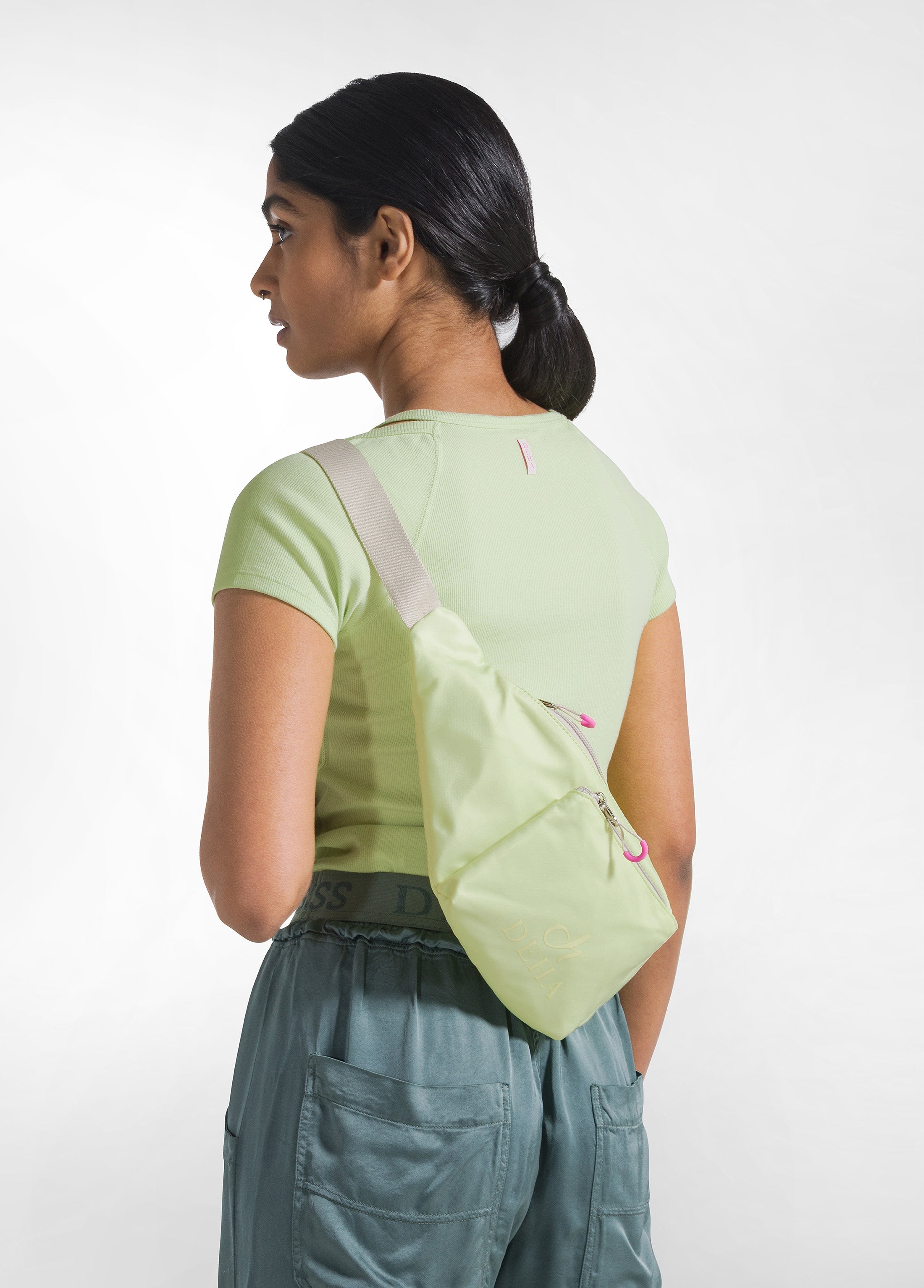 deha-d42911-borsa-a-tracolla-sportiva-gialla image 1