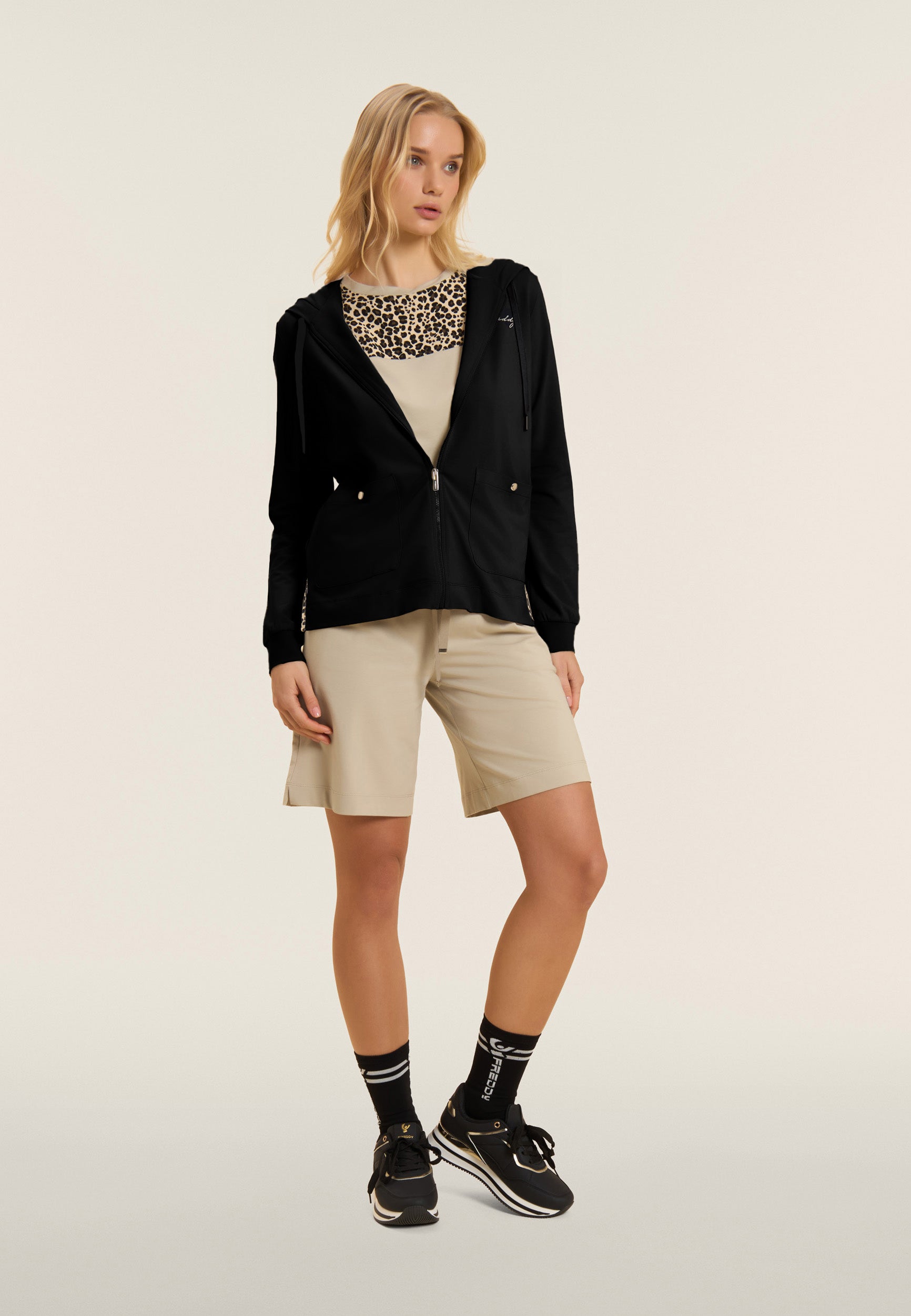 freddy-felpa-con-cappuccio-zip-e-spacchi-animalier image 2