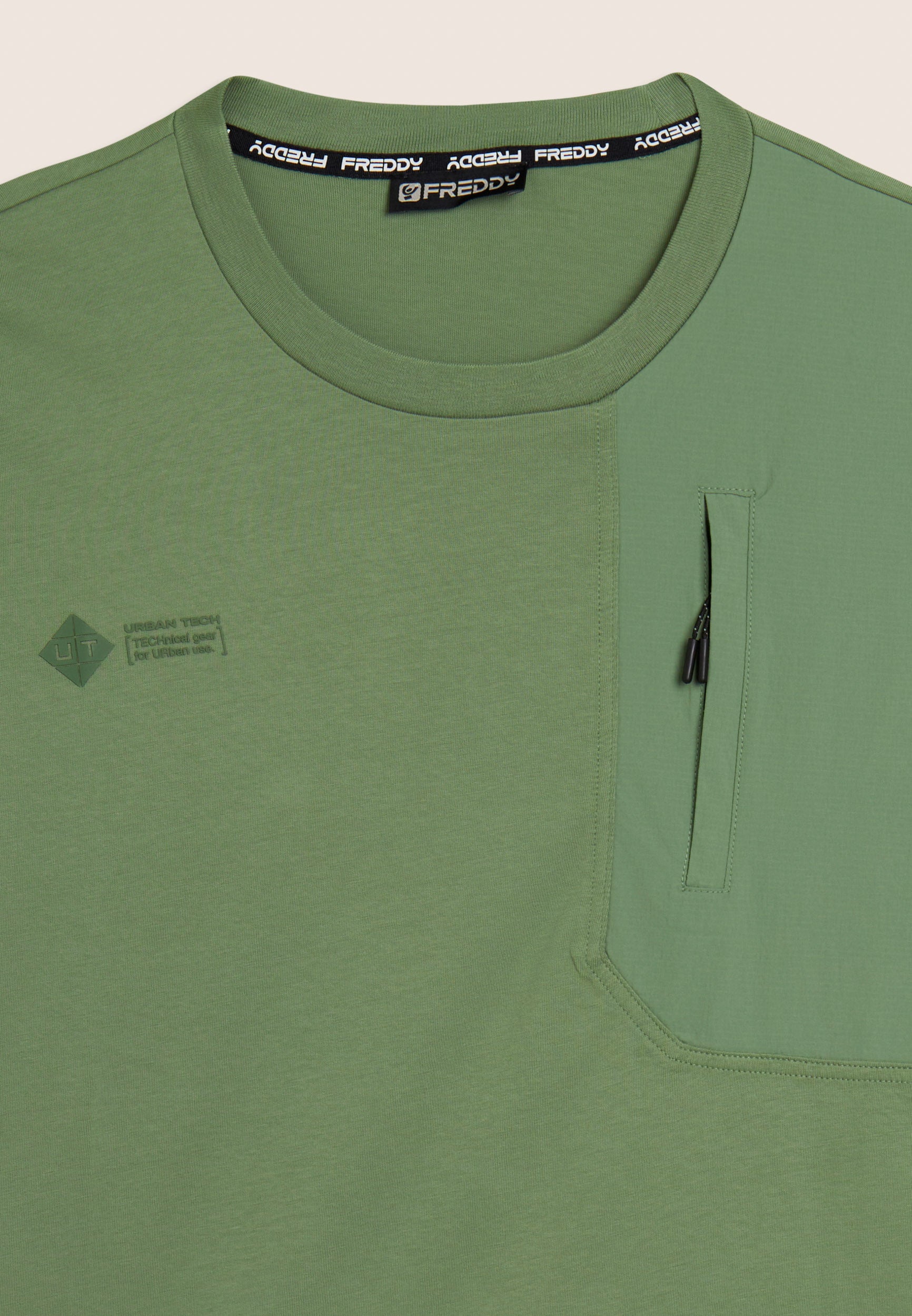 freddy-t-shirt-comfort-in-cotone-jersey-con-taschino-zip-e-inserti-rip-stop image 7