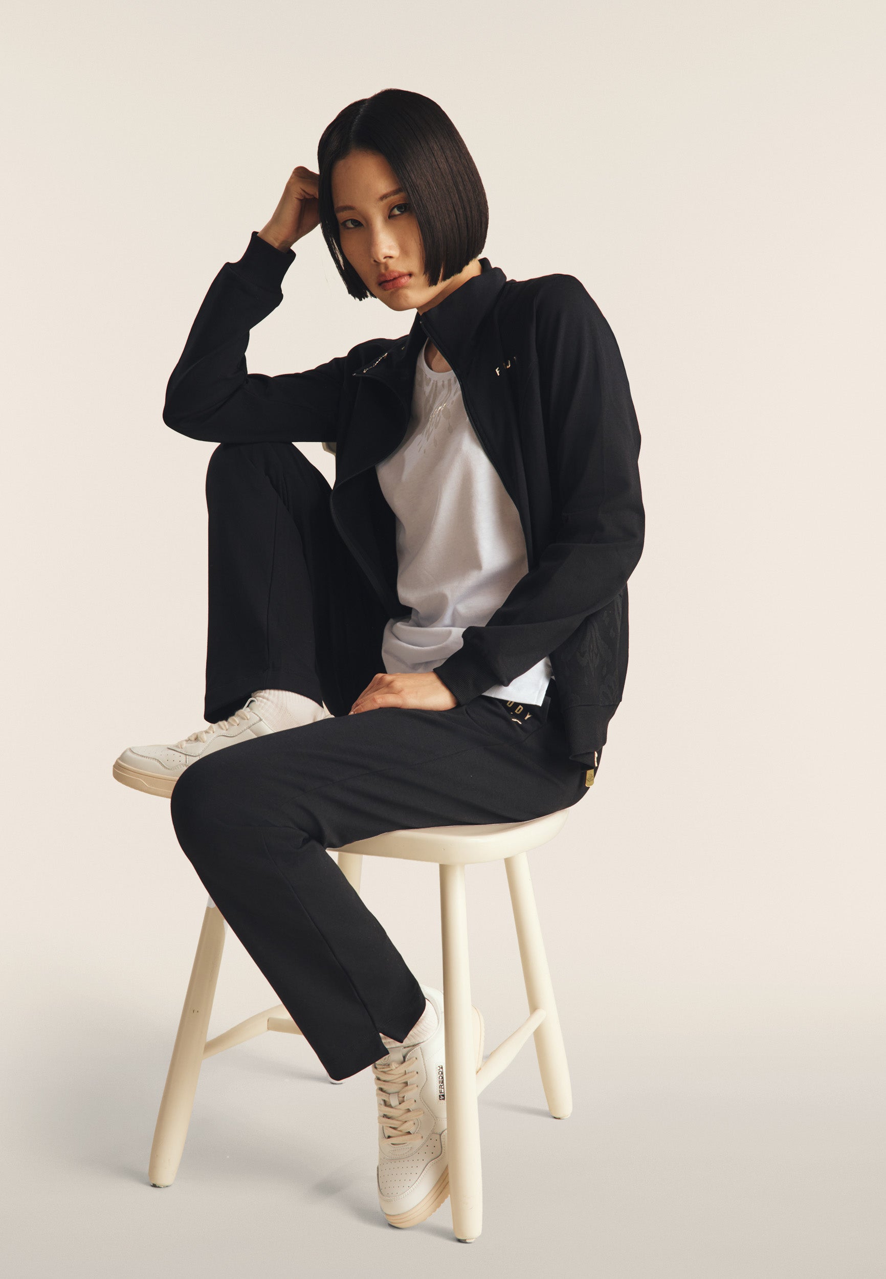 freddy-pantaloni-regular-fit-fondo-dritto-con-spacchi-heavy-jersey-stretch image 4