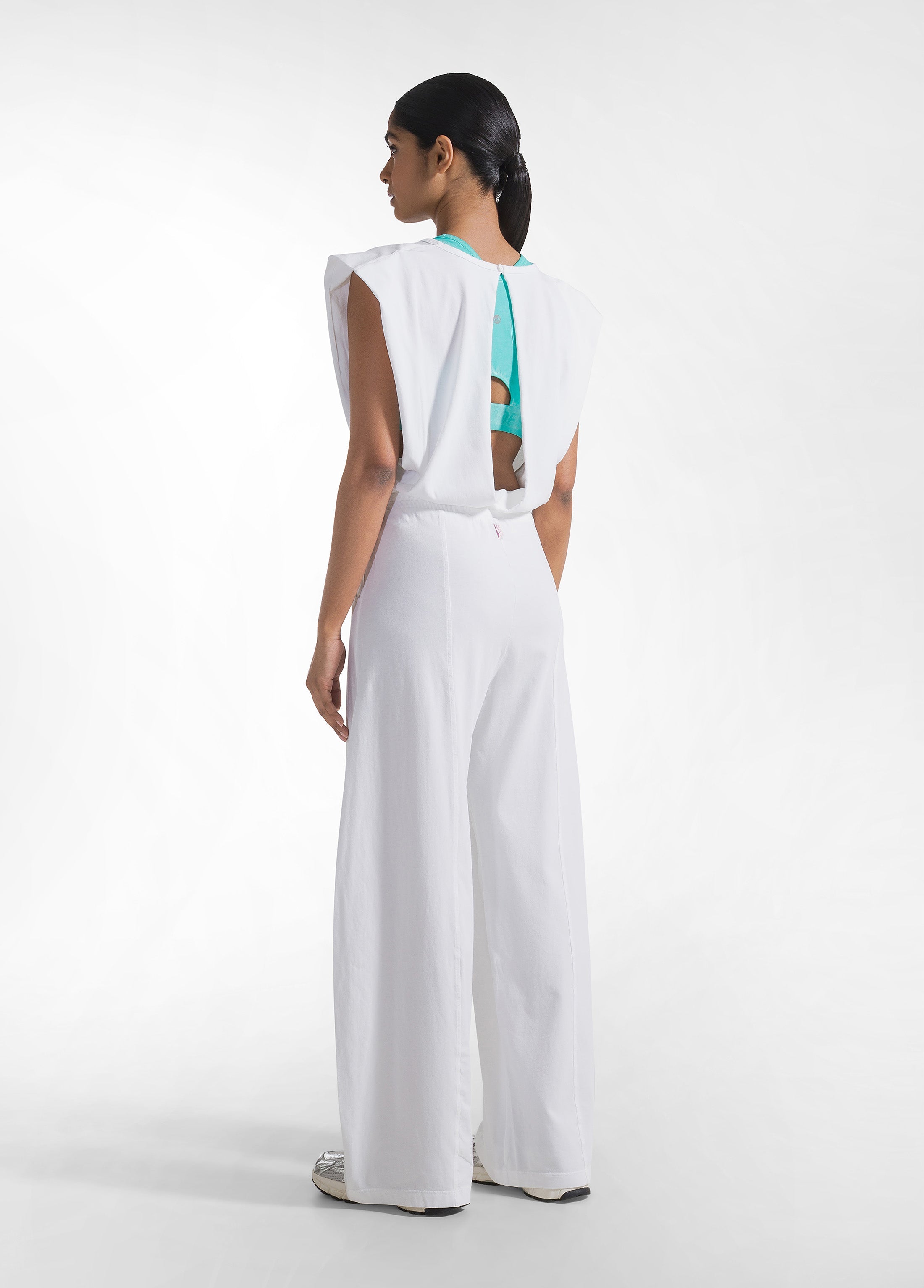 deha-d42358-tuta-jumpsuit-in-jersey-bianco-con-apertura-sul-retro image 3