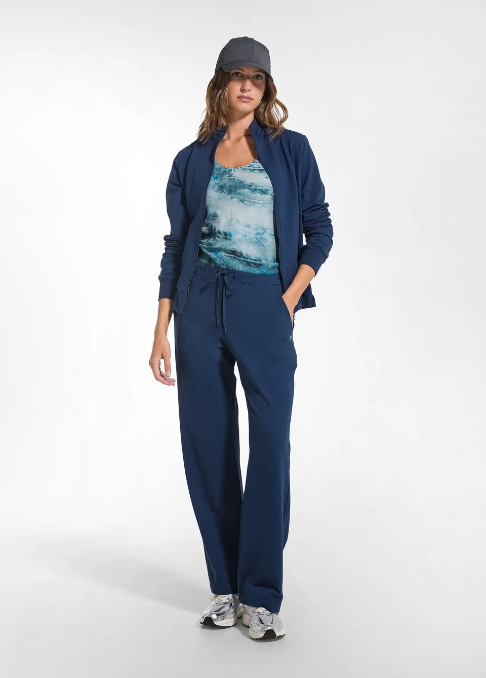 deha-d52026-pantalone-in-felpa-di-cotone-stretch-blu image 1