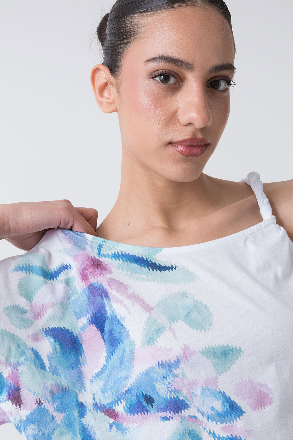 dimensione-danza-summer-t-shirt-monospalla-con-stampa-floreale-donna image 4