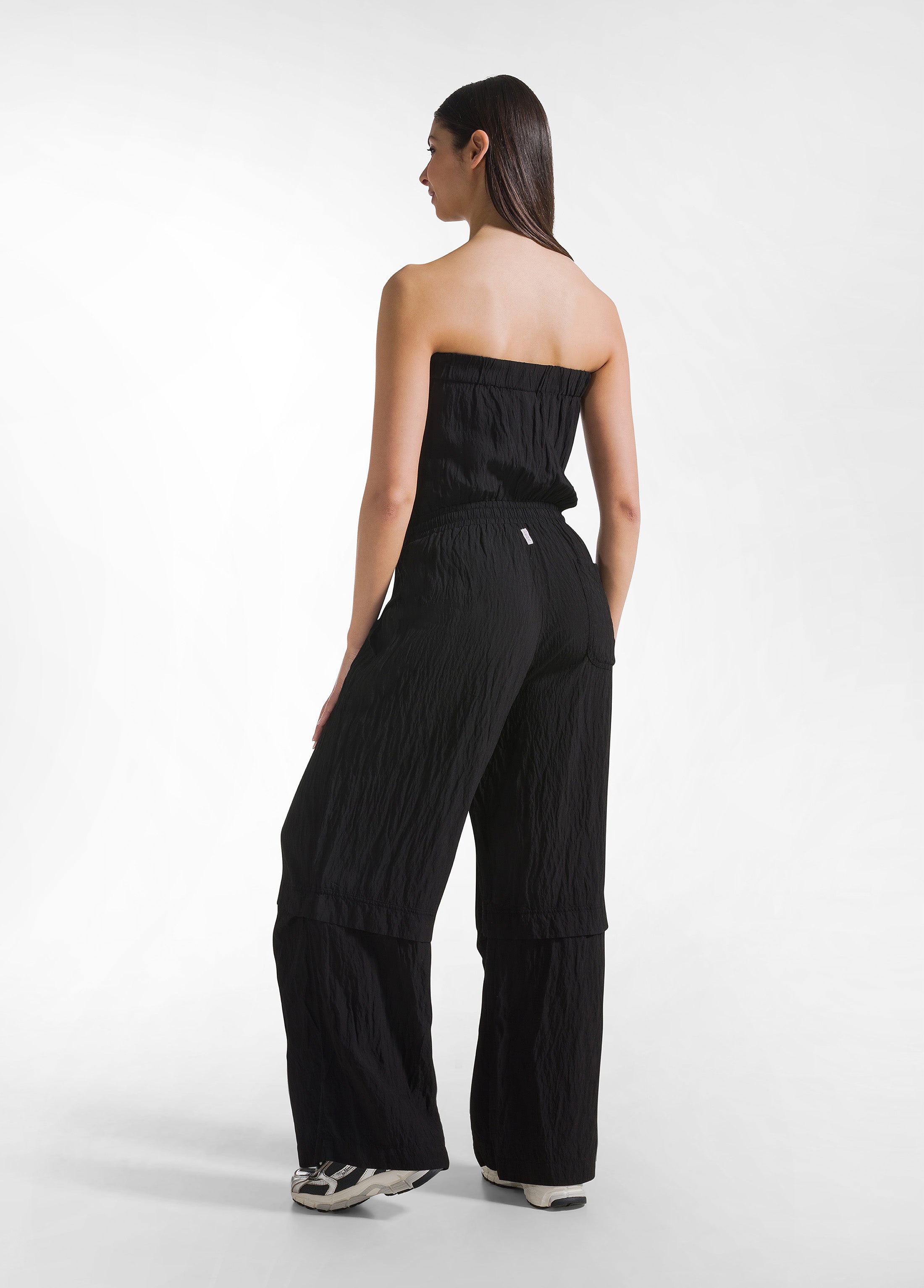 deha-tuta-in-viscosa-effetto-stropicciato-nero-jumpsuit-crinkle image 3