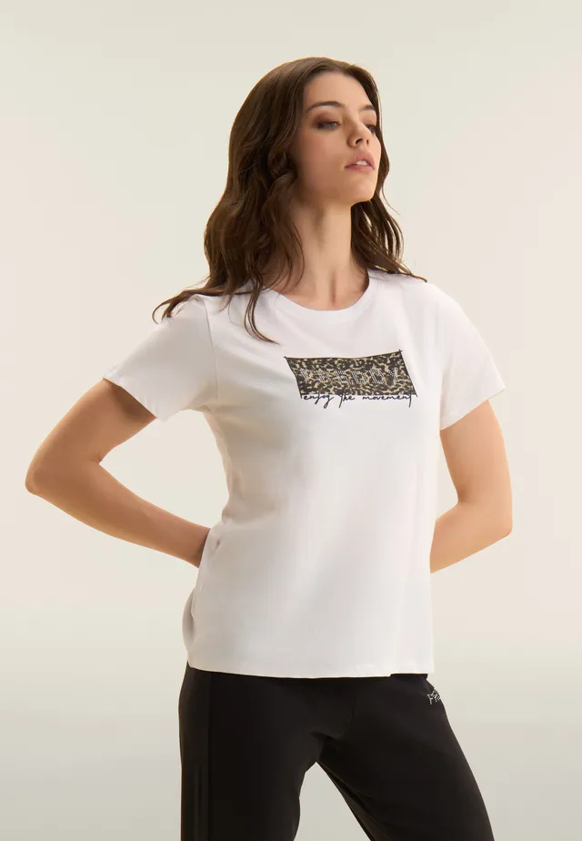 freddy-t-shirt-stampa-leopardata-con-borchie-e-logo image 1