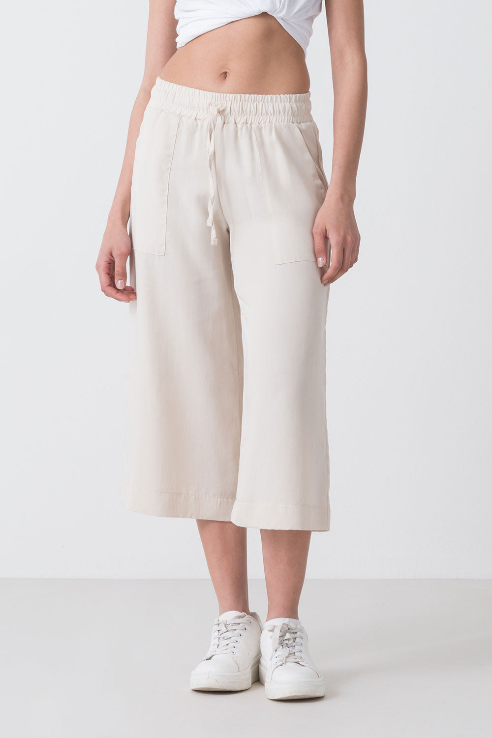 dimensione-danza-pantalone-7-8-in-tencel-con-coulisse-linea-morbida-dritta image 1