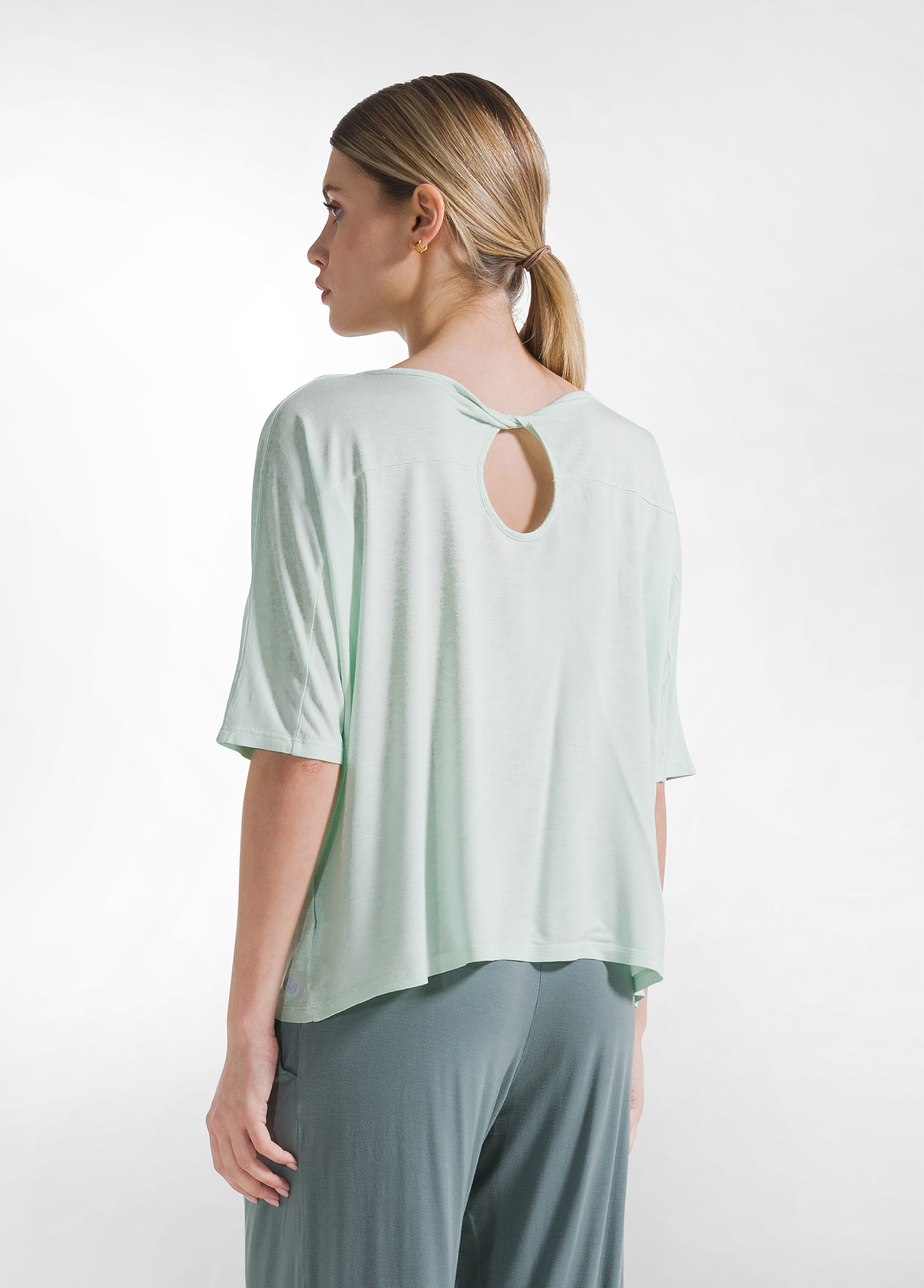 deha-t-shirt-fluida-in-viscosa-ecovero-verde-donna image 2